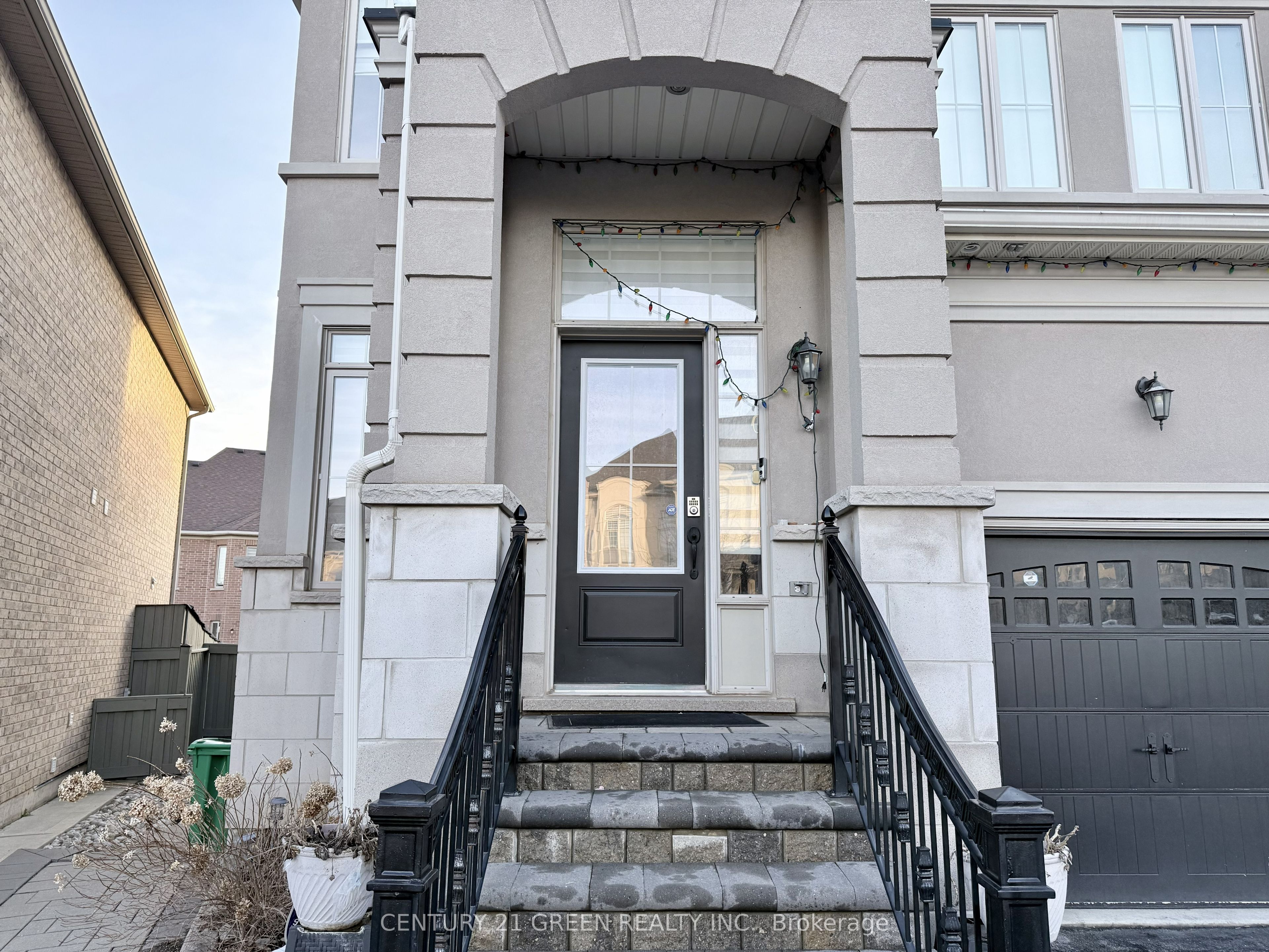 43 Black Diamond Crescent Upper, Brampton, ON L6X 1A2 photo 3