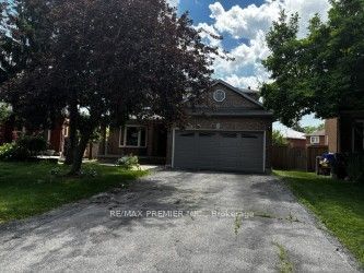 4464 Stonemill Court, Mississauga, ON L5V 1E5