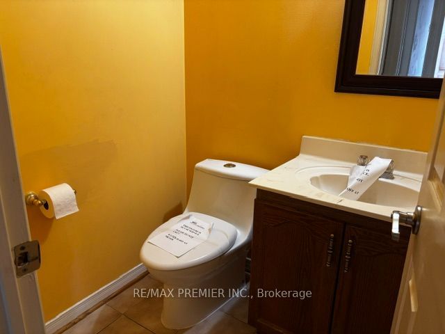 4464 Stonemill Court, Mississauga, ON L5V 1E5 photo 4