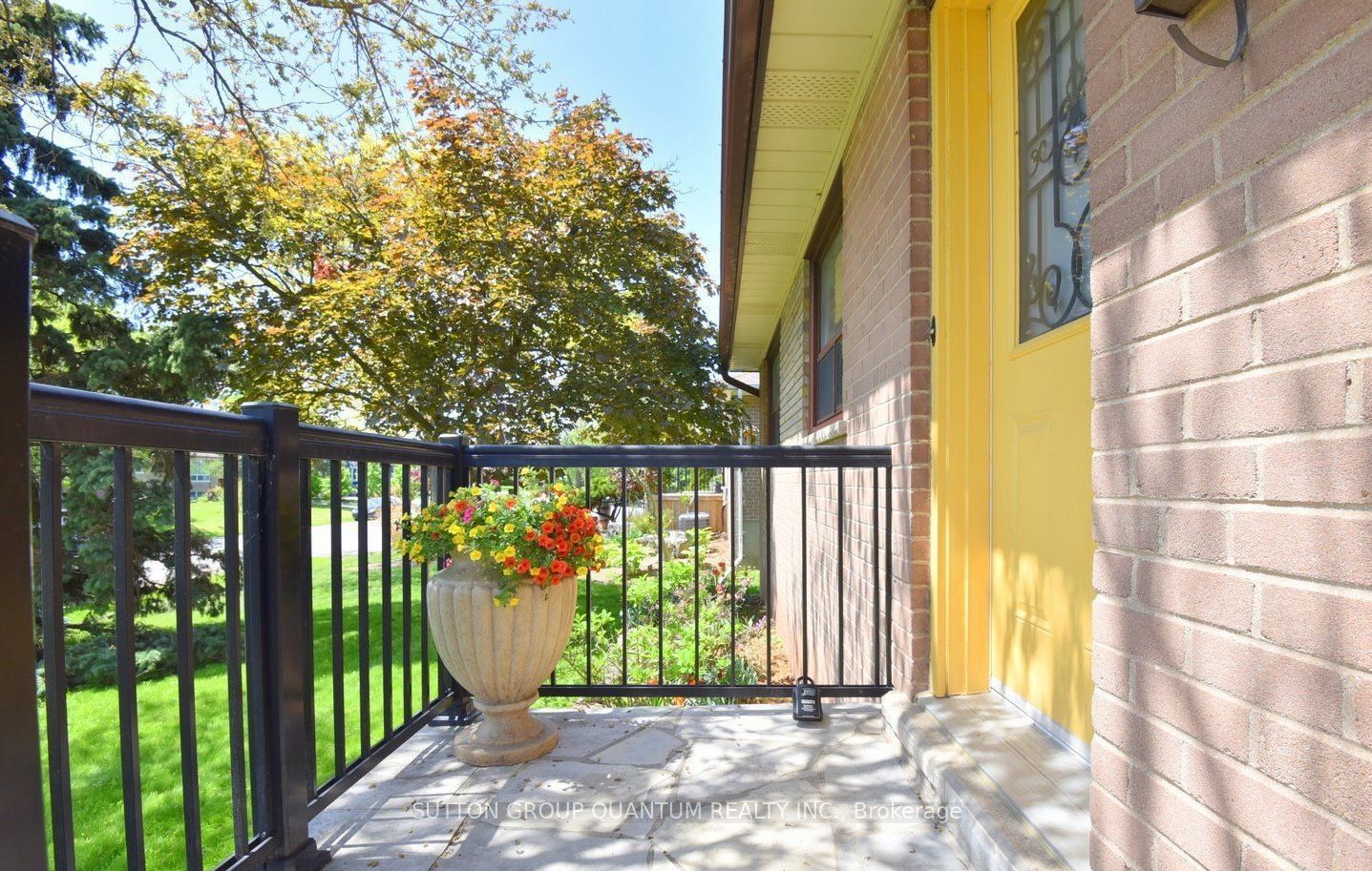 499 Valley Drive N, Oakville, ON L6L 4L9 photo 4