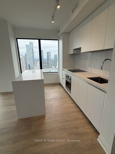 4015 The Exchange Drive 2904, Mississauga, ON L5B 0N9 photo 4