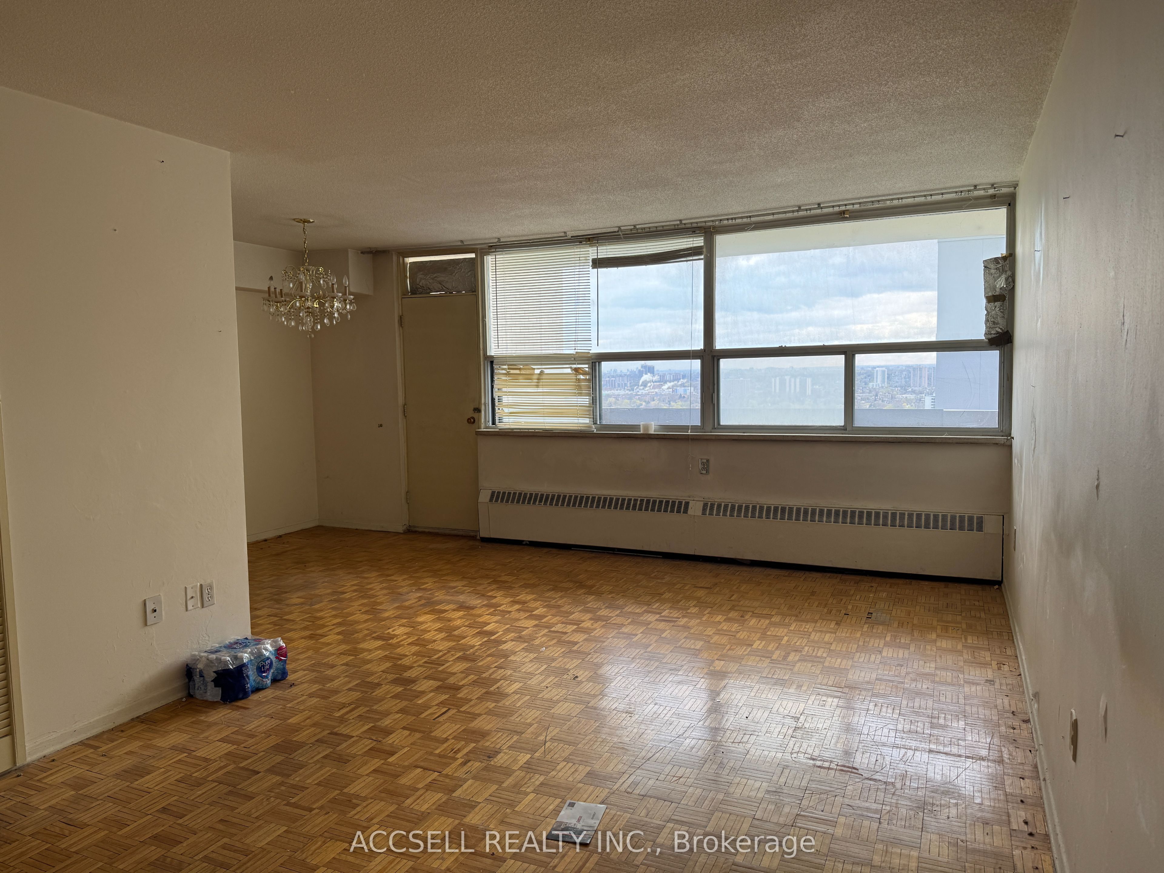 1455 Lawrence Avenue W 1703, Toronto, ON M6L 1B1 photo 2