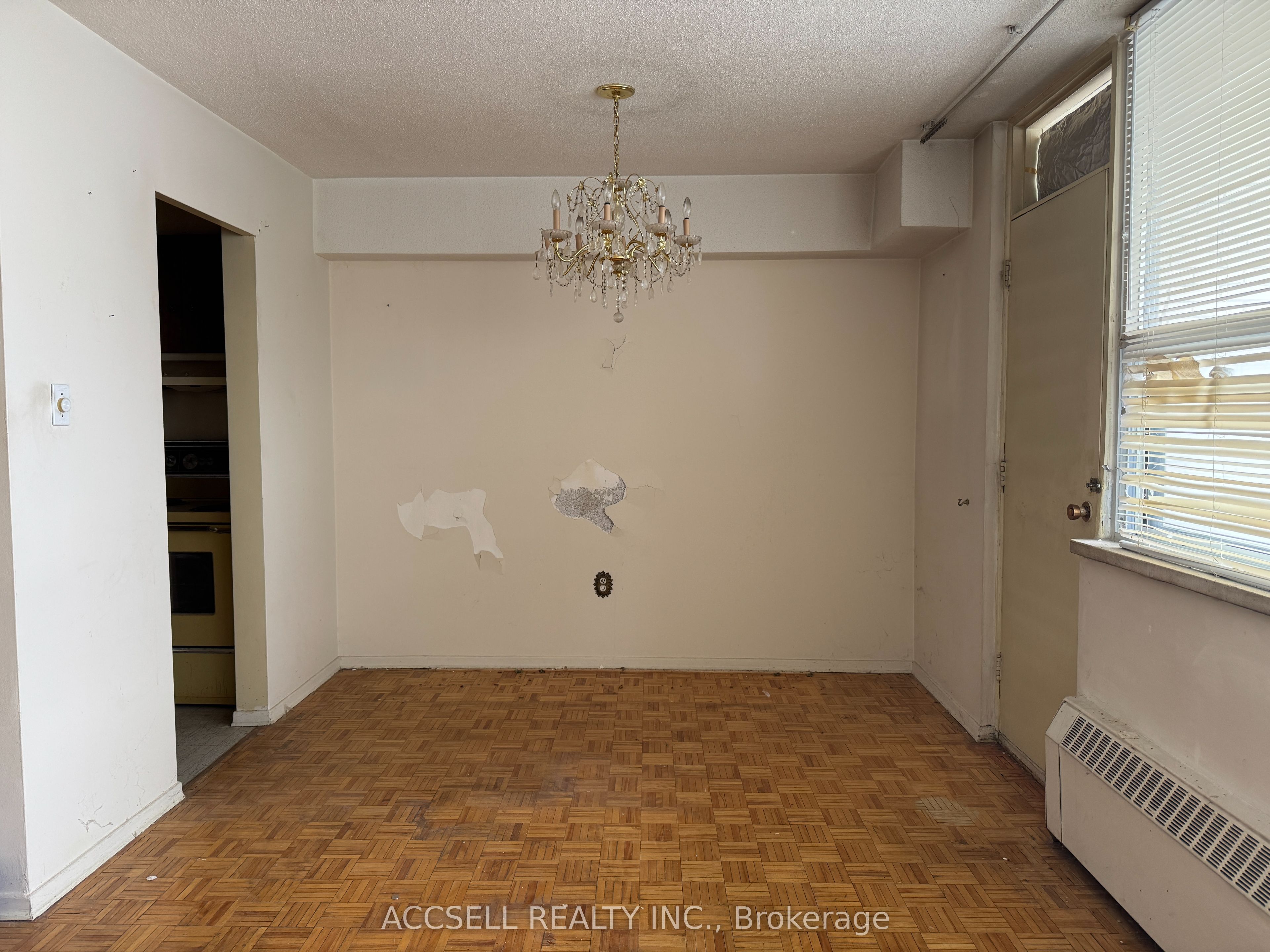 1455 Lawrence Avenue W 1703, Toronto, ON M6L 1B1 photo 3
