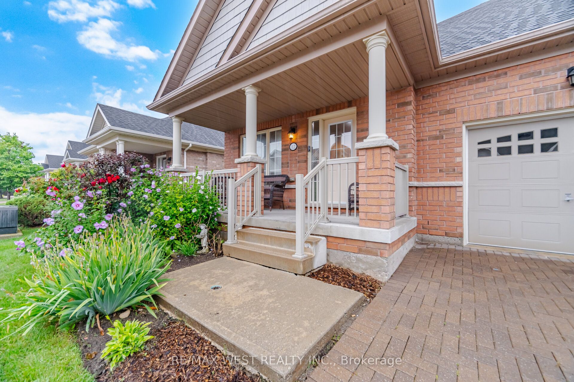 12 Muzzo Drive, Brampton, ON L6R 3W8 photo 3