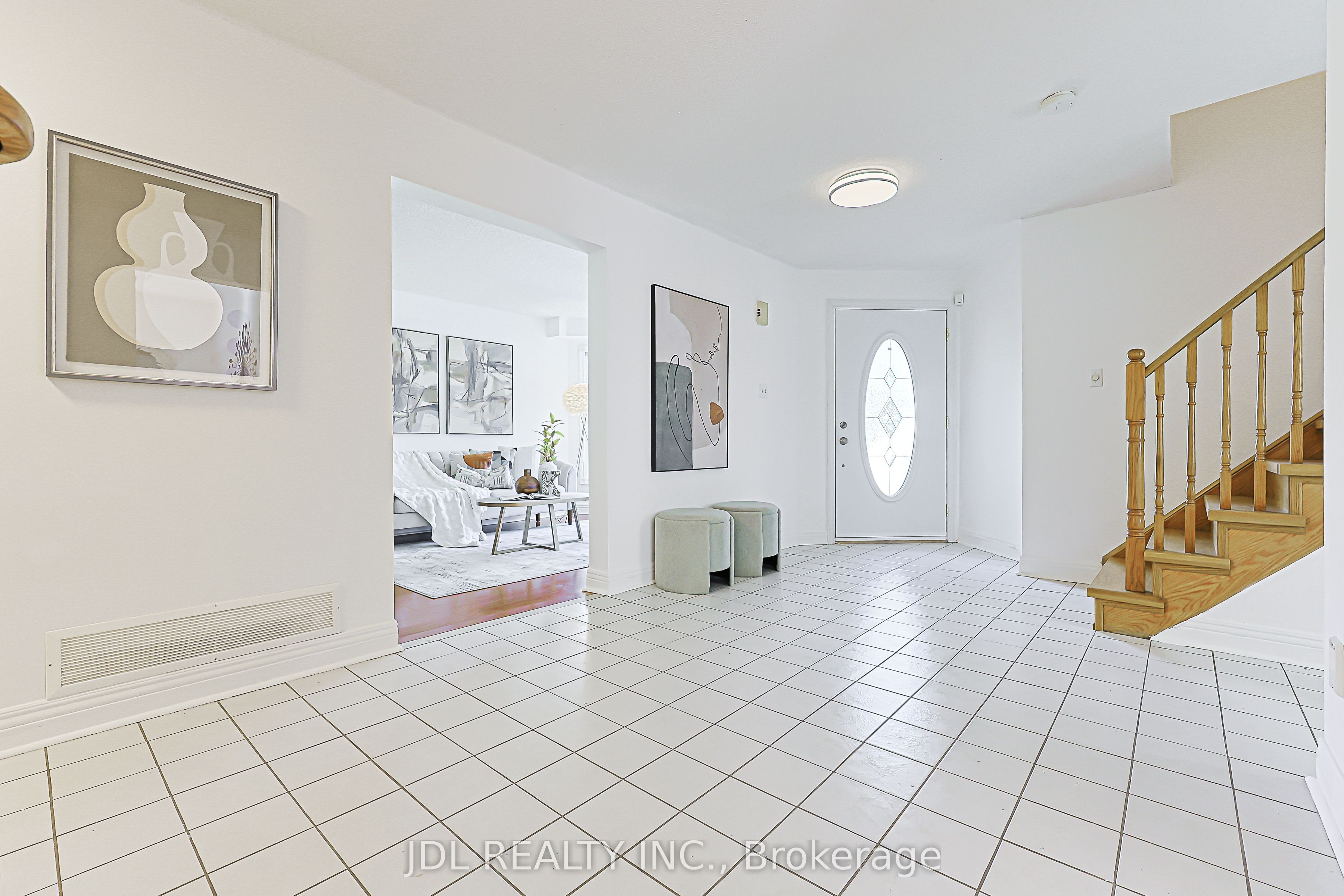 676 Ceremonial Drive, Mississauga, ON L5R 3H9 photo 3