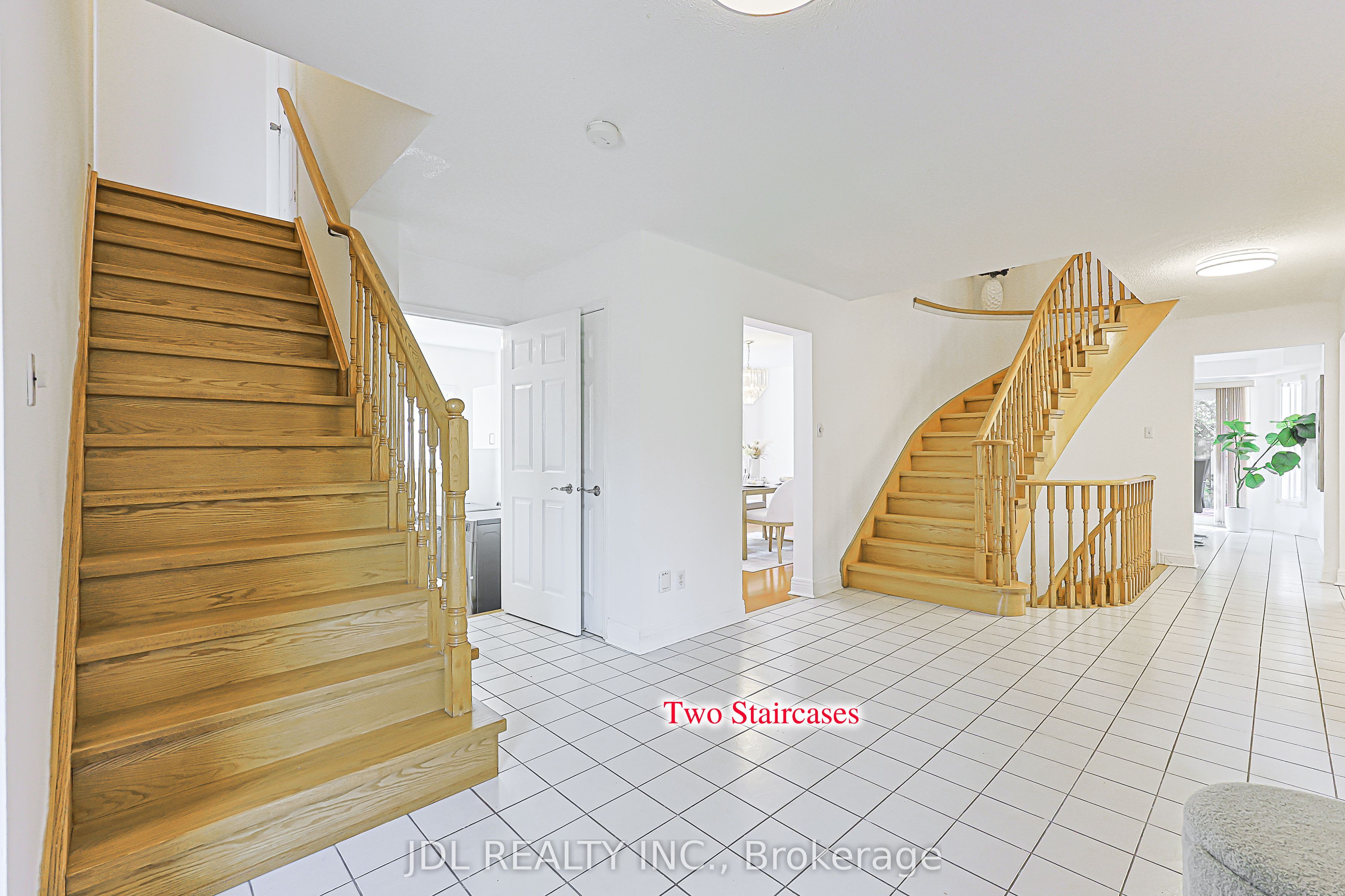 676 Ceremonial Drive, Mississauga, ON L5R 3H9 photo 4