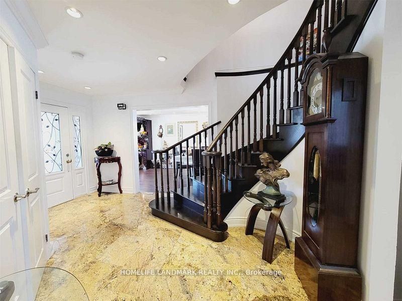 274 Falstaff Avenue, Toronto, ON M6L 3E6 photo 5