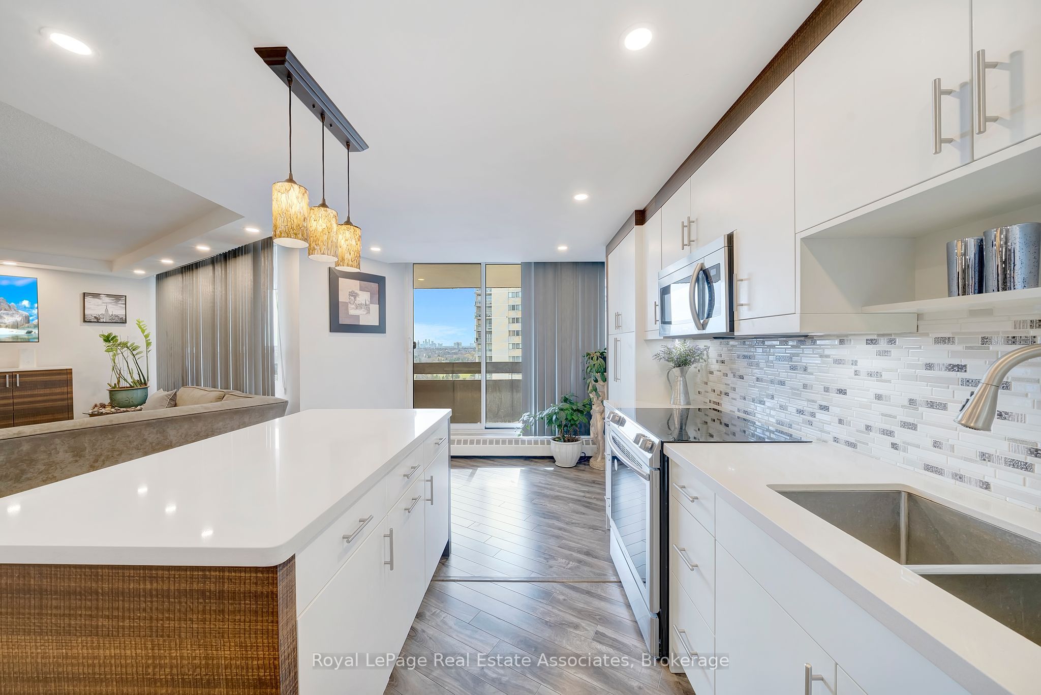 335 Mill Road 1406, Toronto, ON M9C 1Y6 photo 2