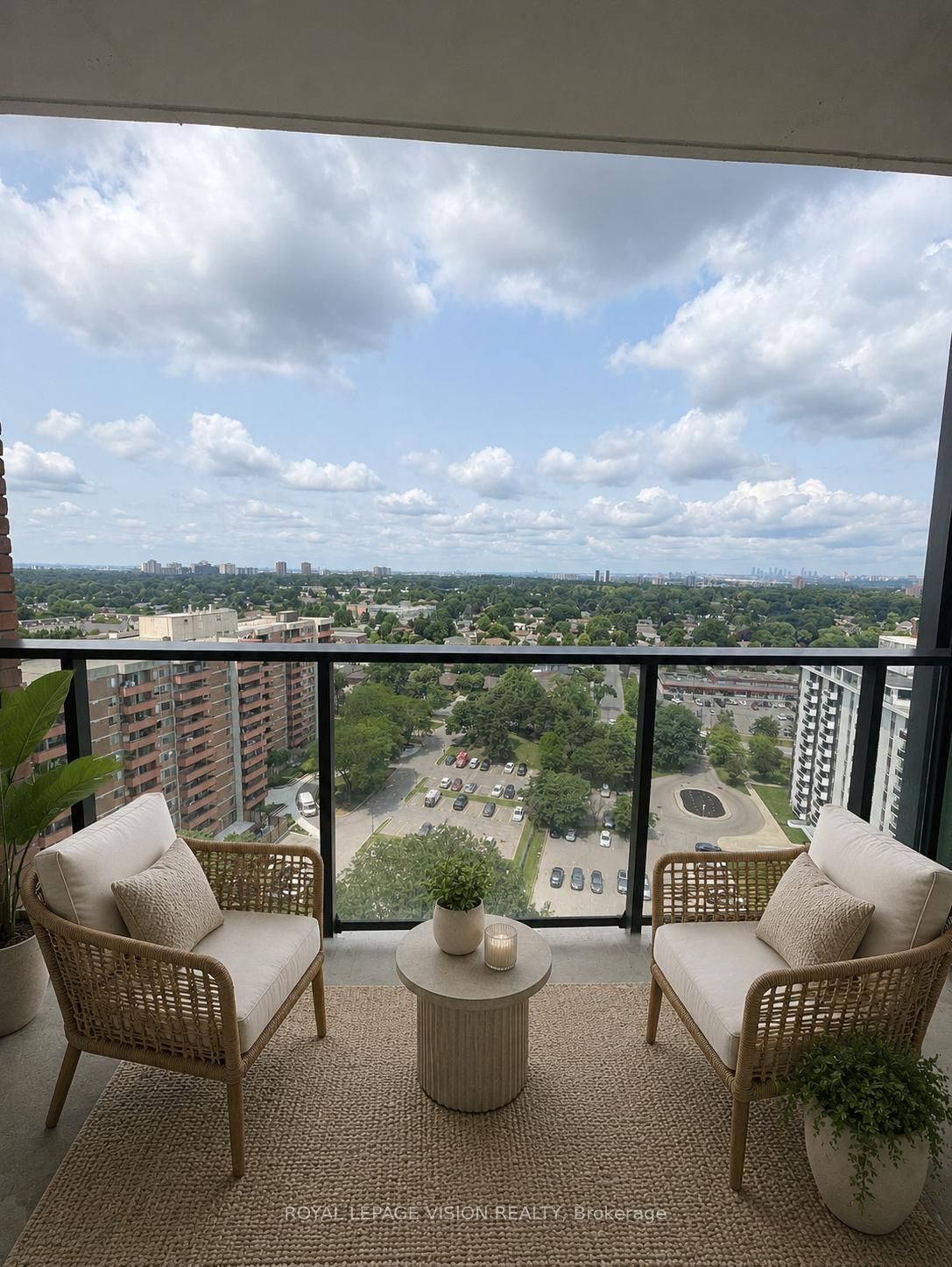 4010 Eglinton Avenue W 1703, Toronto, ON M9A 0G5 photo 3