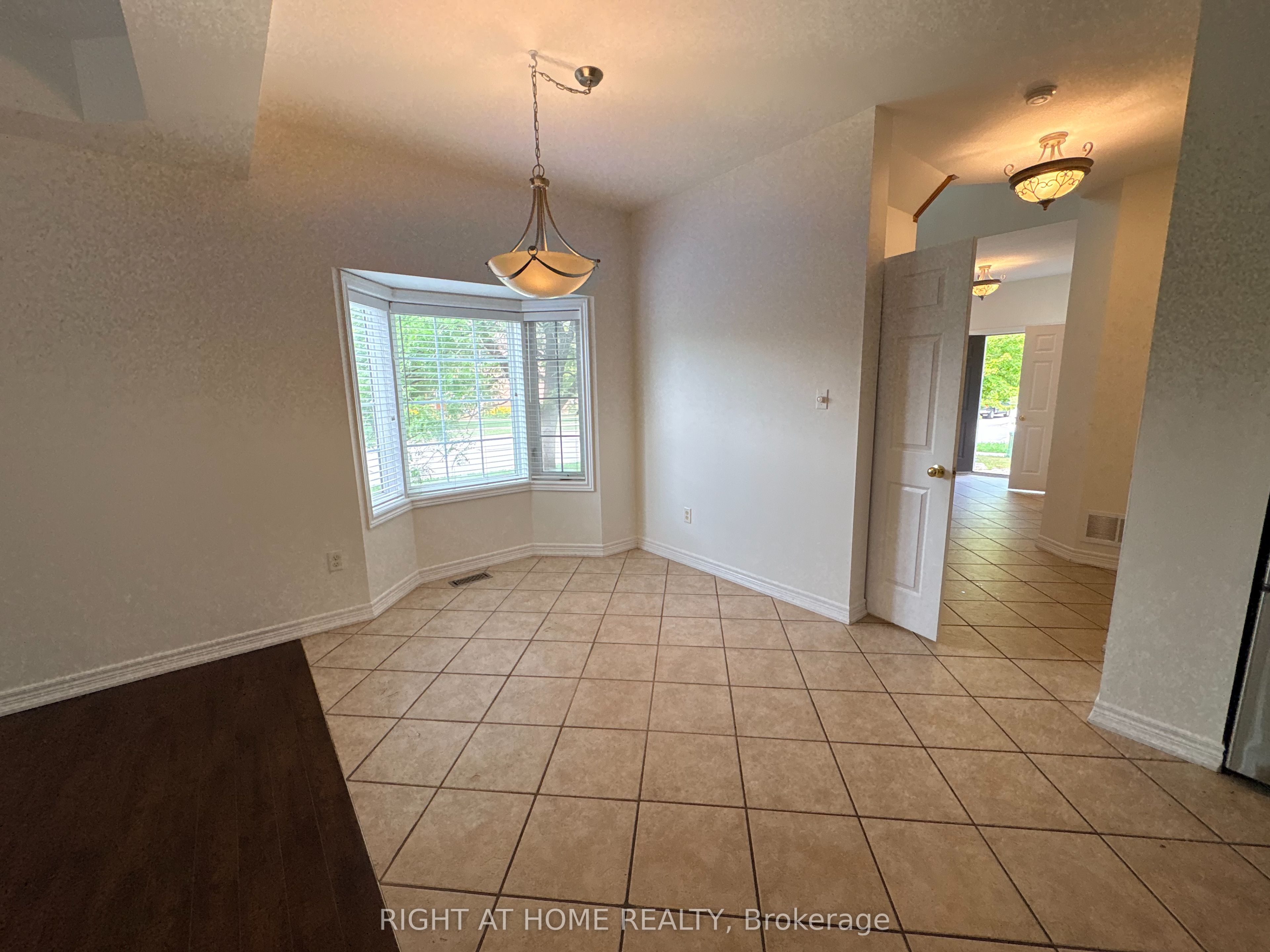 4029 ALEXAN Crescent, Burlington, ON L7M 5A8 photo 4