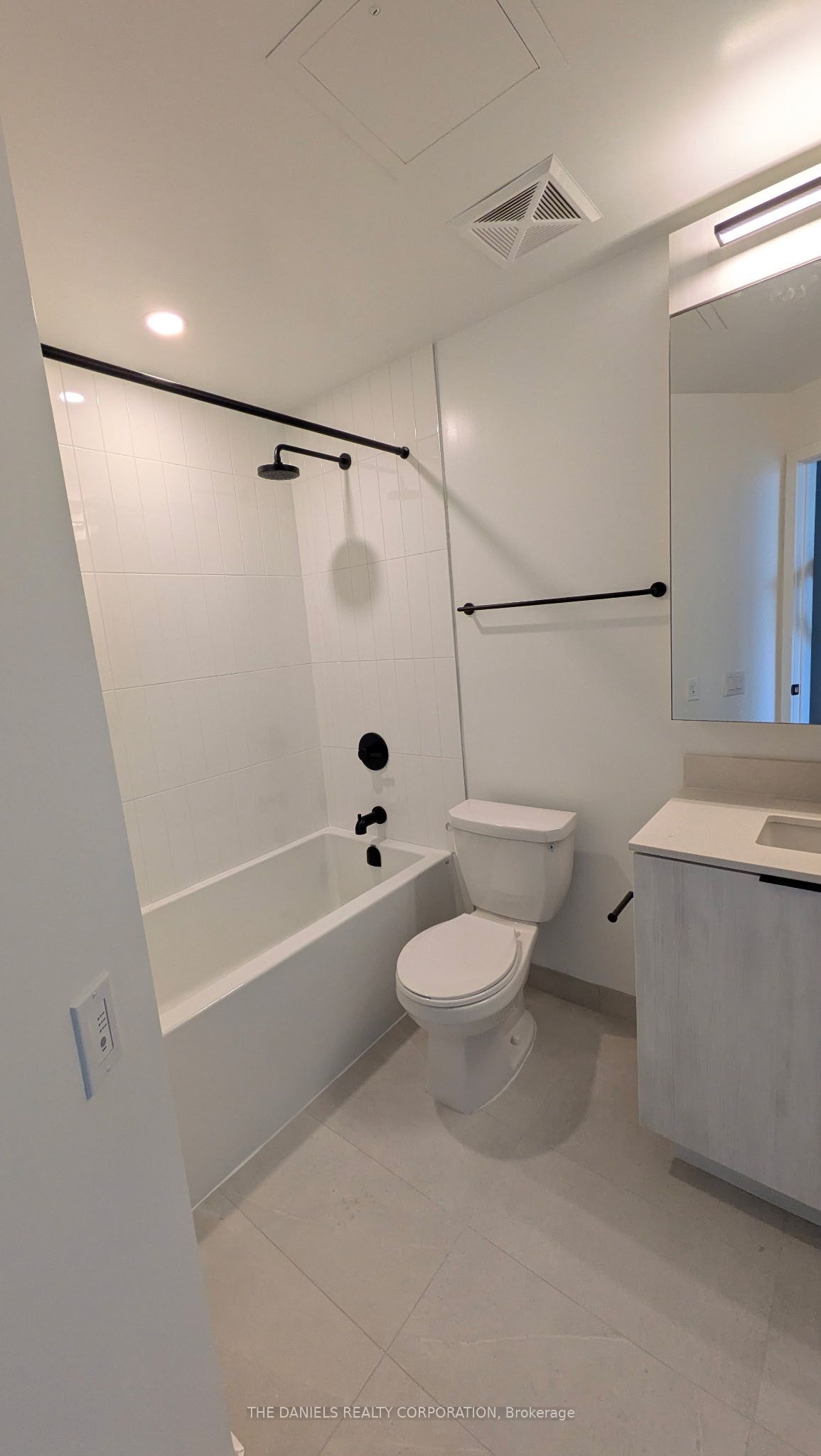 2495 Eglinton Avenue E 2401, Mississauga, ON L5M 2T2 photo 4