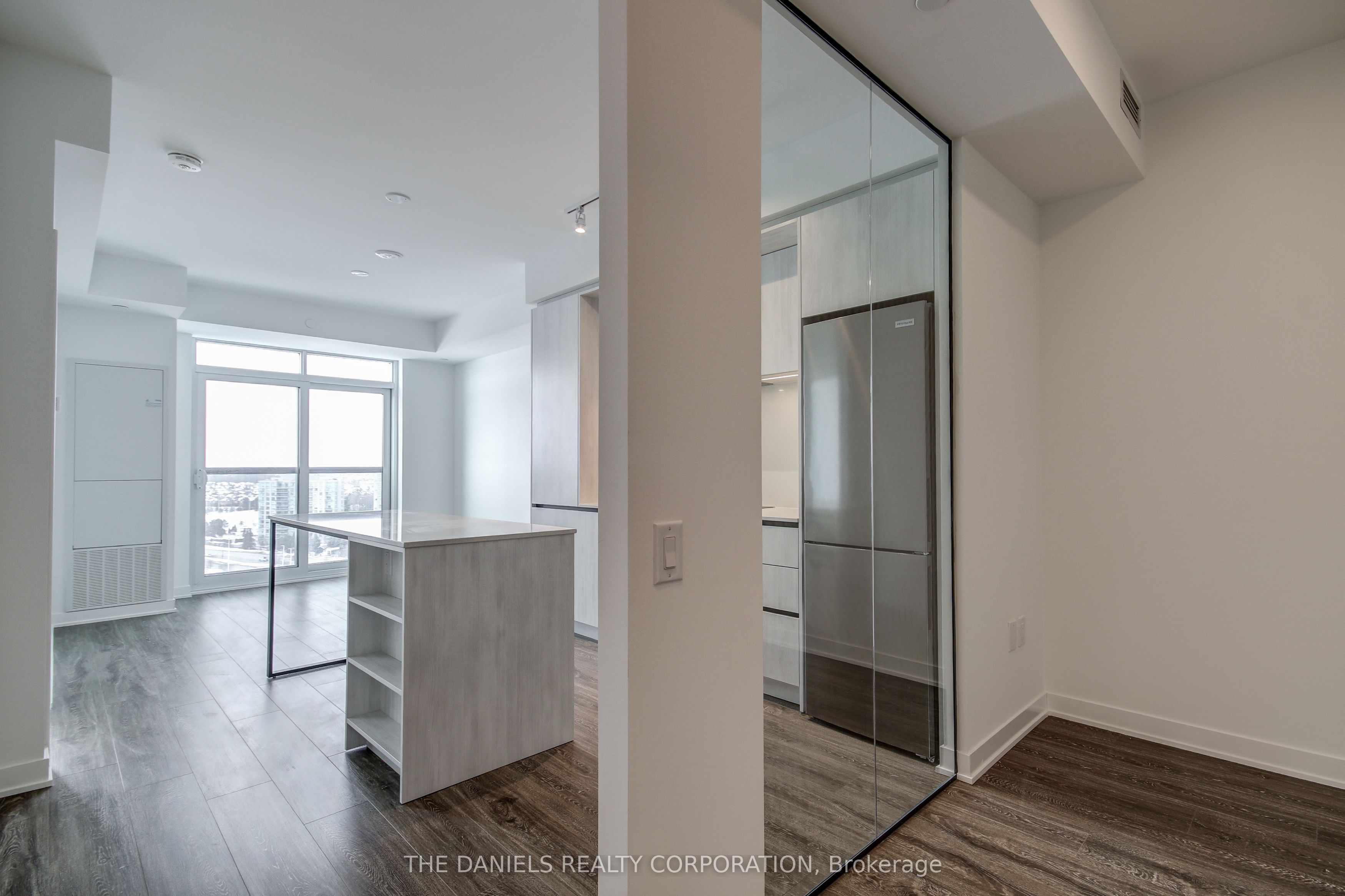 2495 Eglinton Avenue W 1807, Mississauga, ON L5M 2T2 photo 4