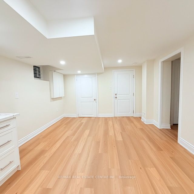 18 Ridgehill Drive Basement, Brampton, ON L6Y 2C4 photo 3