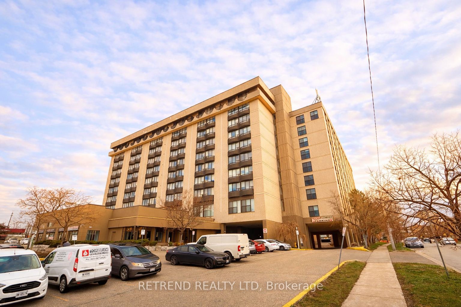 2737 Keele Street, Toronto, ON M3M 2E9