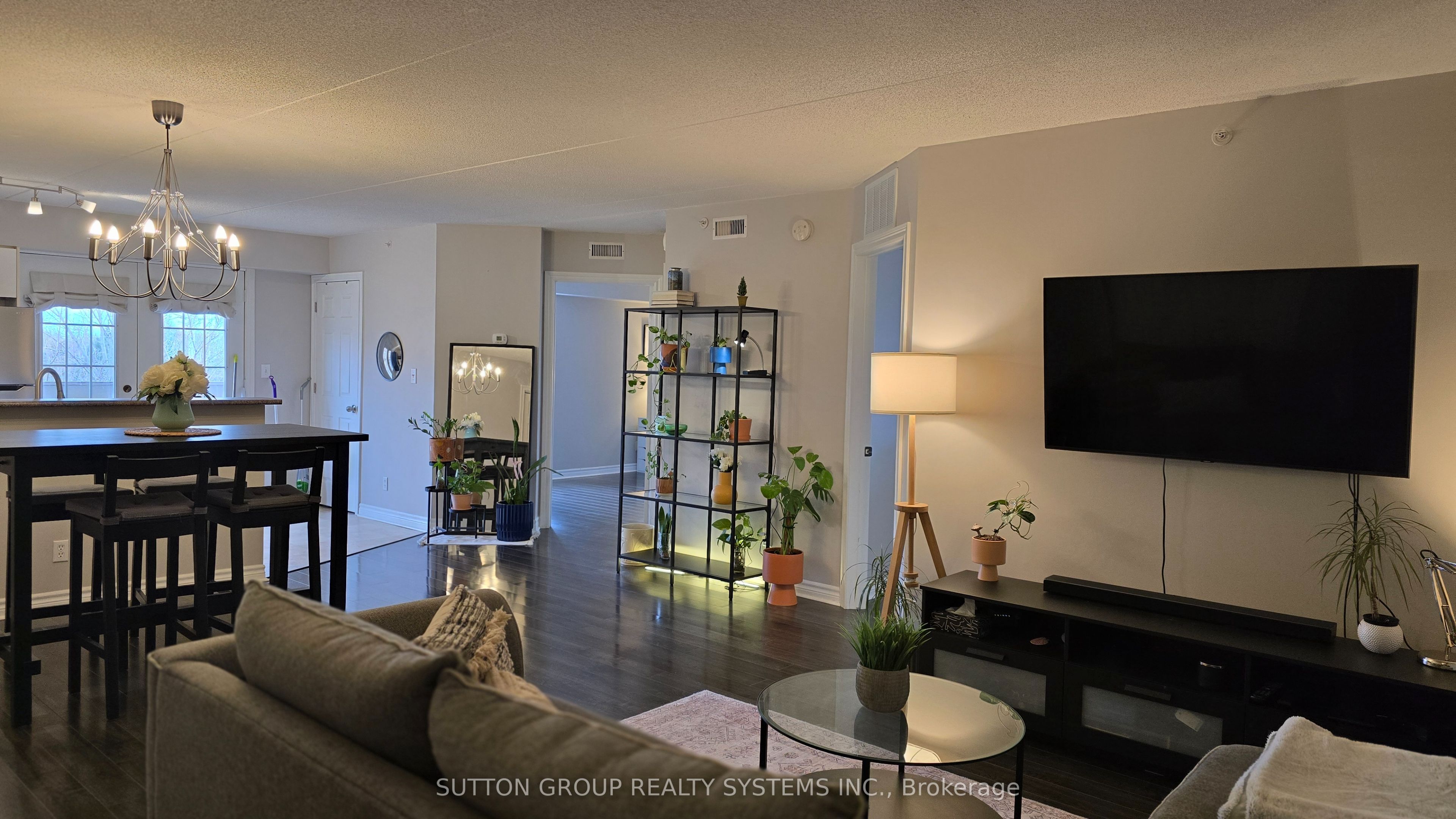 4005 Kilmer Drive 301, Burlington, ON L7M 4M2 photo 2