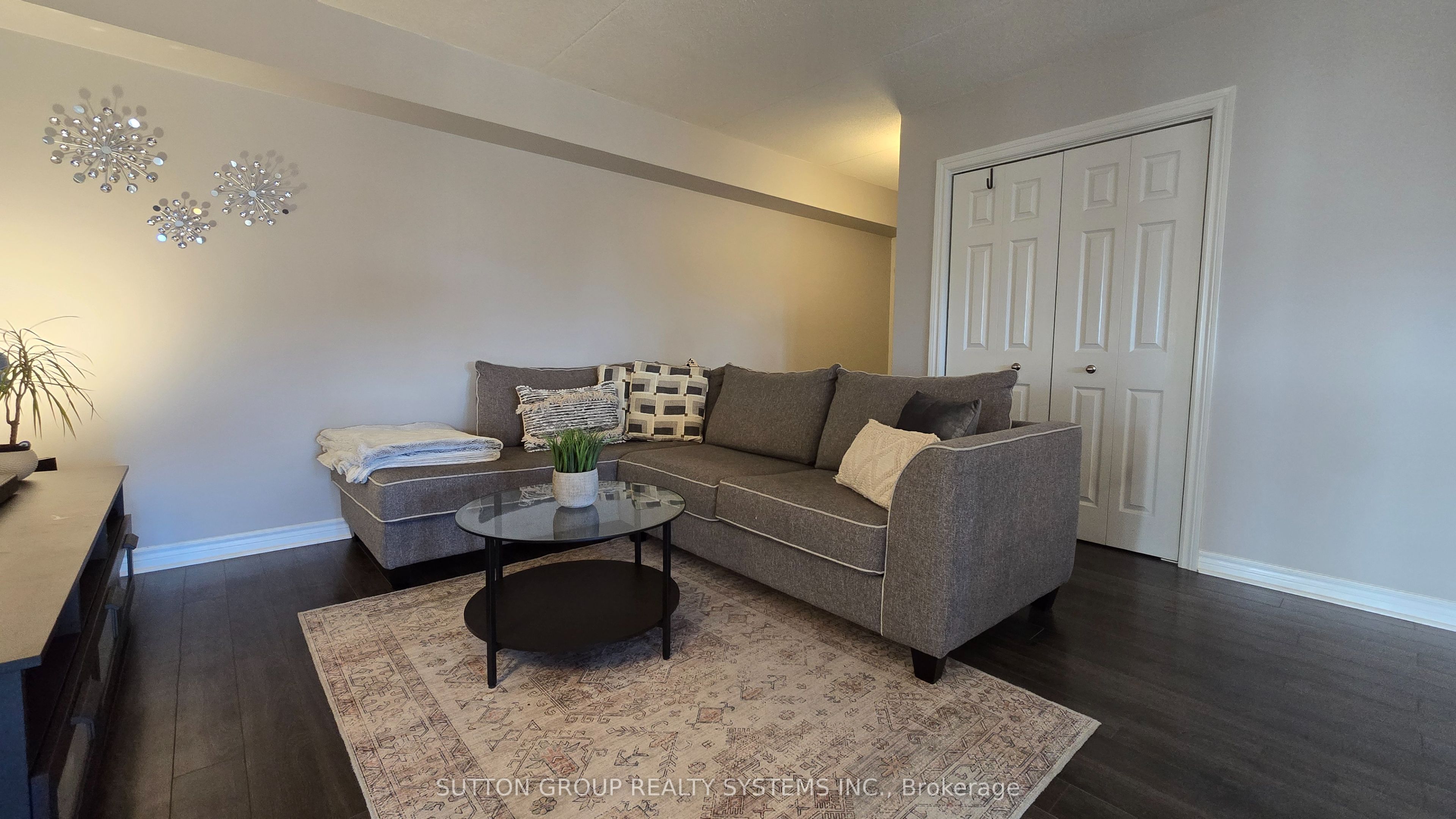 4005 Kilmer Drive 301, Burlington, ON L7M 4M2 photo 5