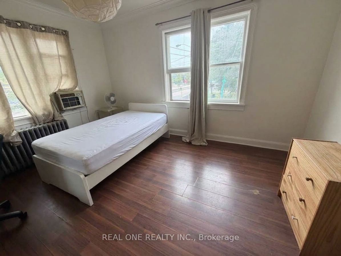 3287 Lake Shore Boulevard W Room2, Toronto, ON M8W 1M8 photo 2