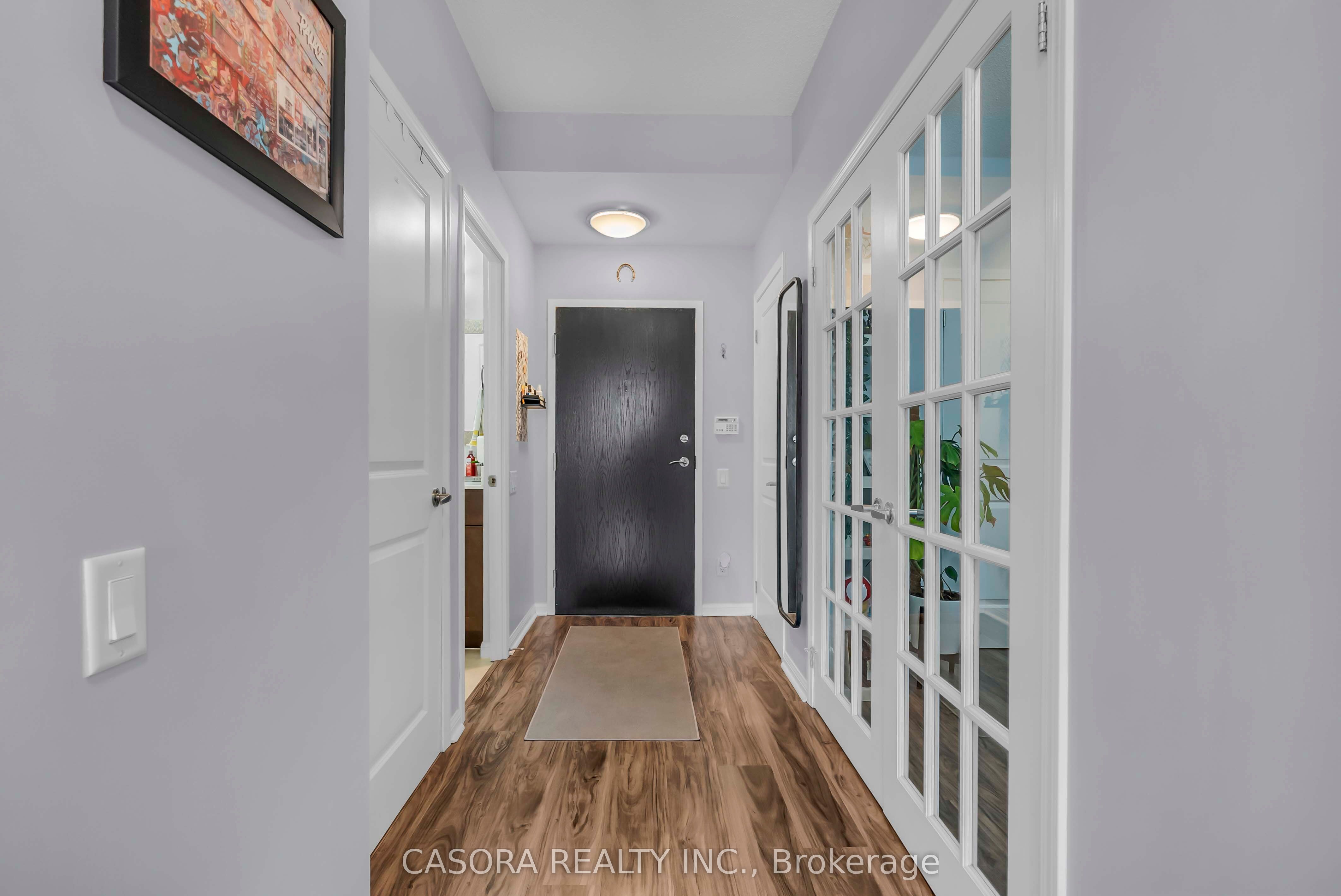 15 Windermere Avenue 1207, Toronto, ON M6S 5A2 photo 3