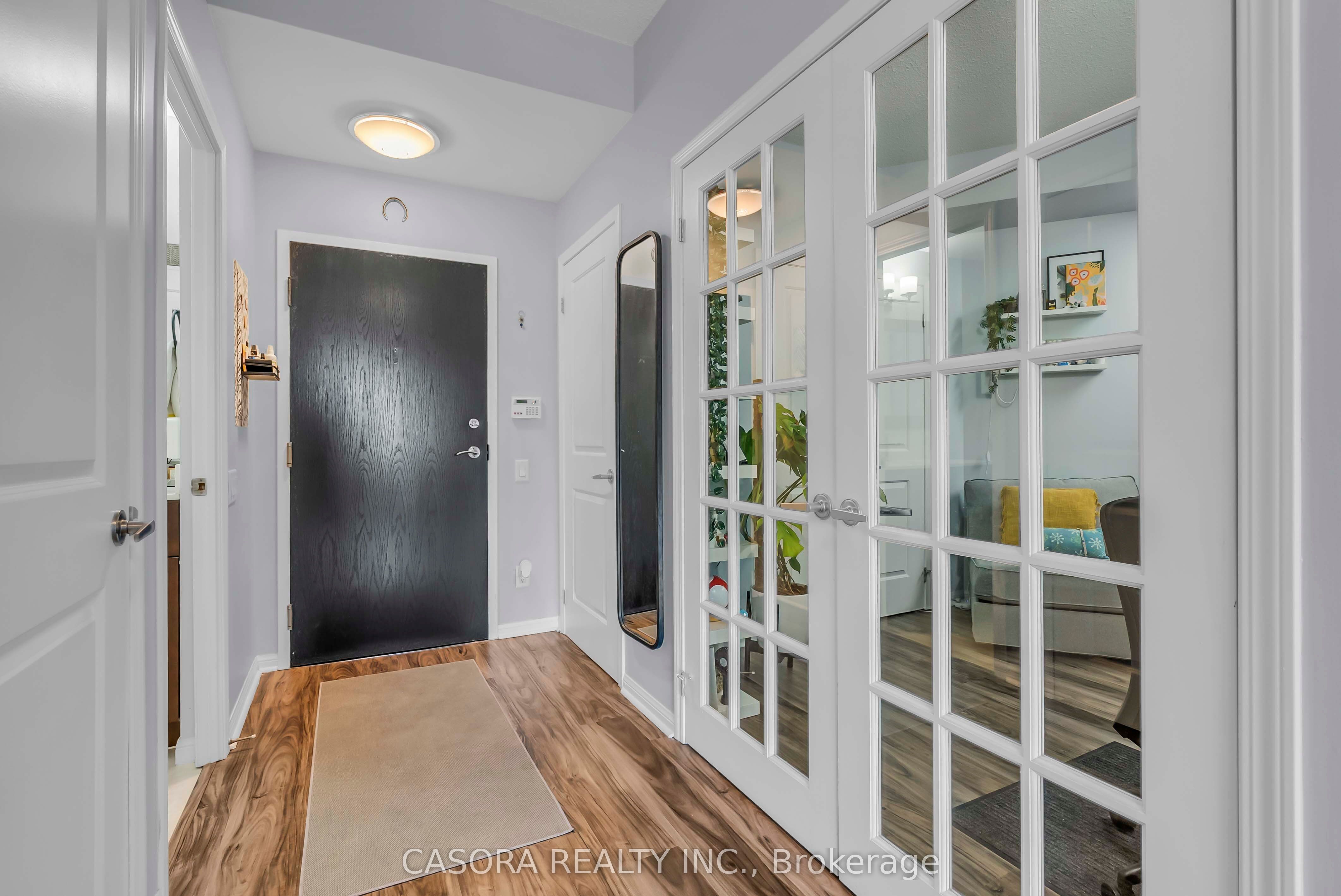 15 Windermere Avenue 1207, Toronto, ON M6S 5A2 photo 4