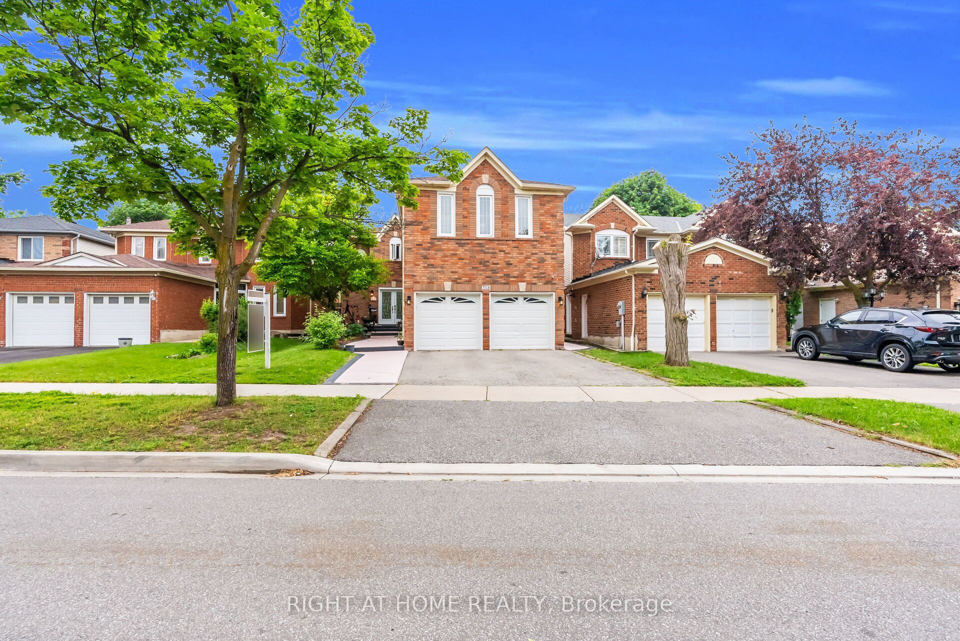 4487 Inchbury Road, Mississauga, ON L5M 4J8 photo 2