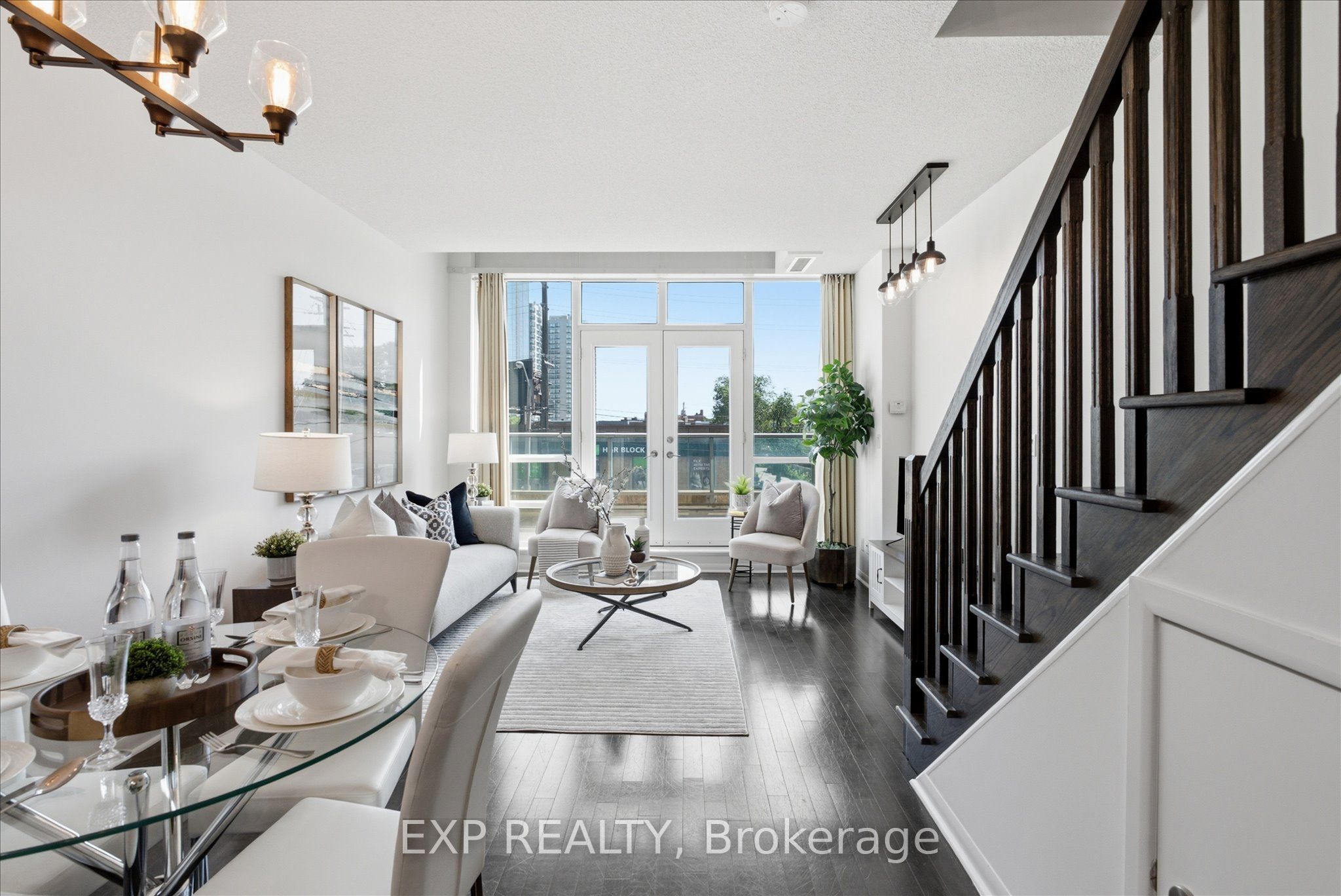 3391 Bloor Street W 221, Toronto, ON M8X 1G3