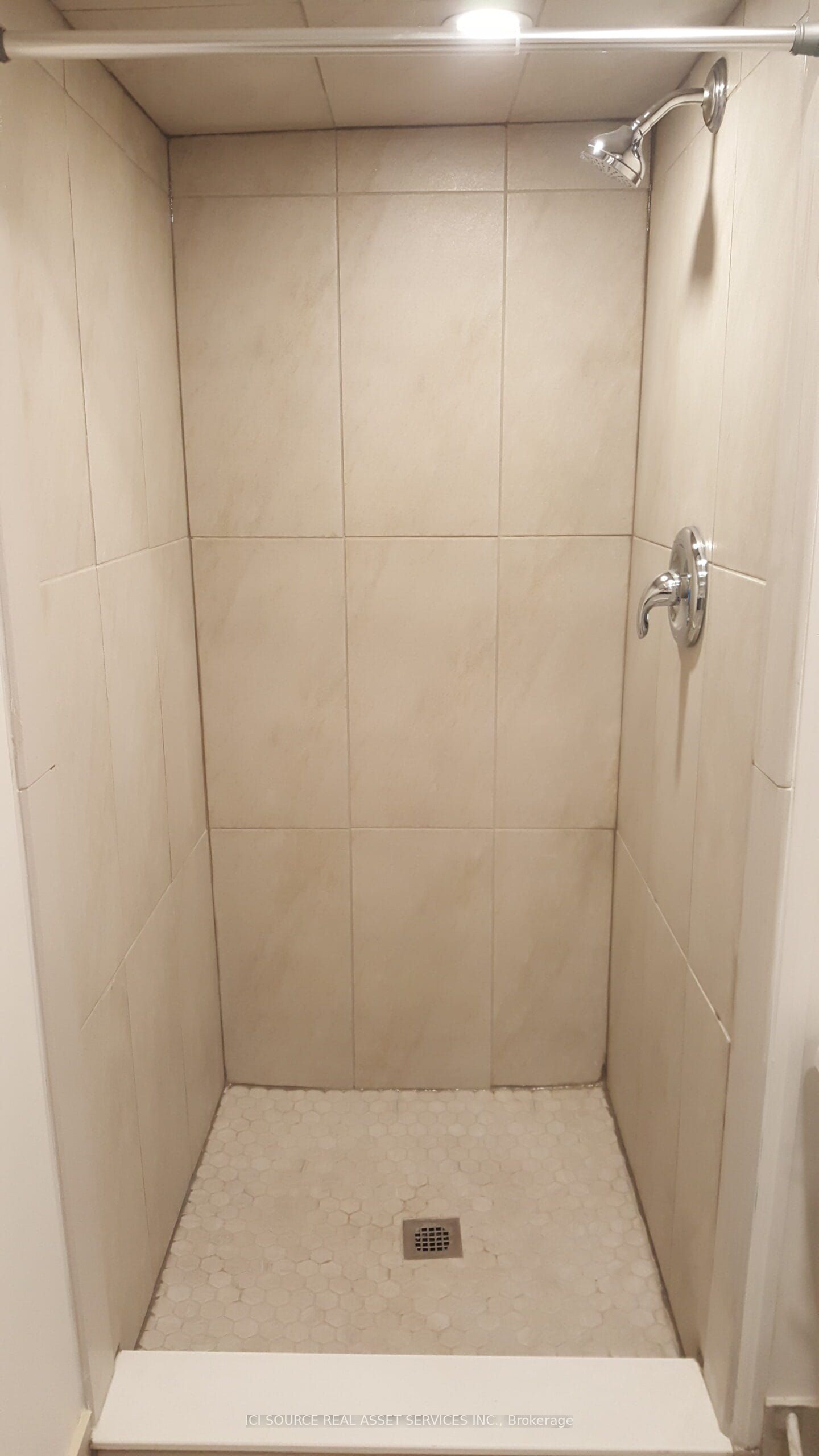 44 Bartonville Avenue W 5, Toronto, ON M6M 2B5 photo 3