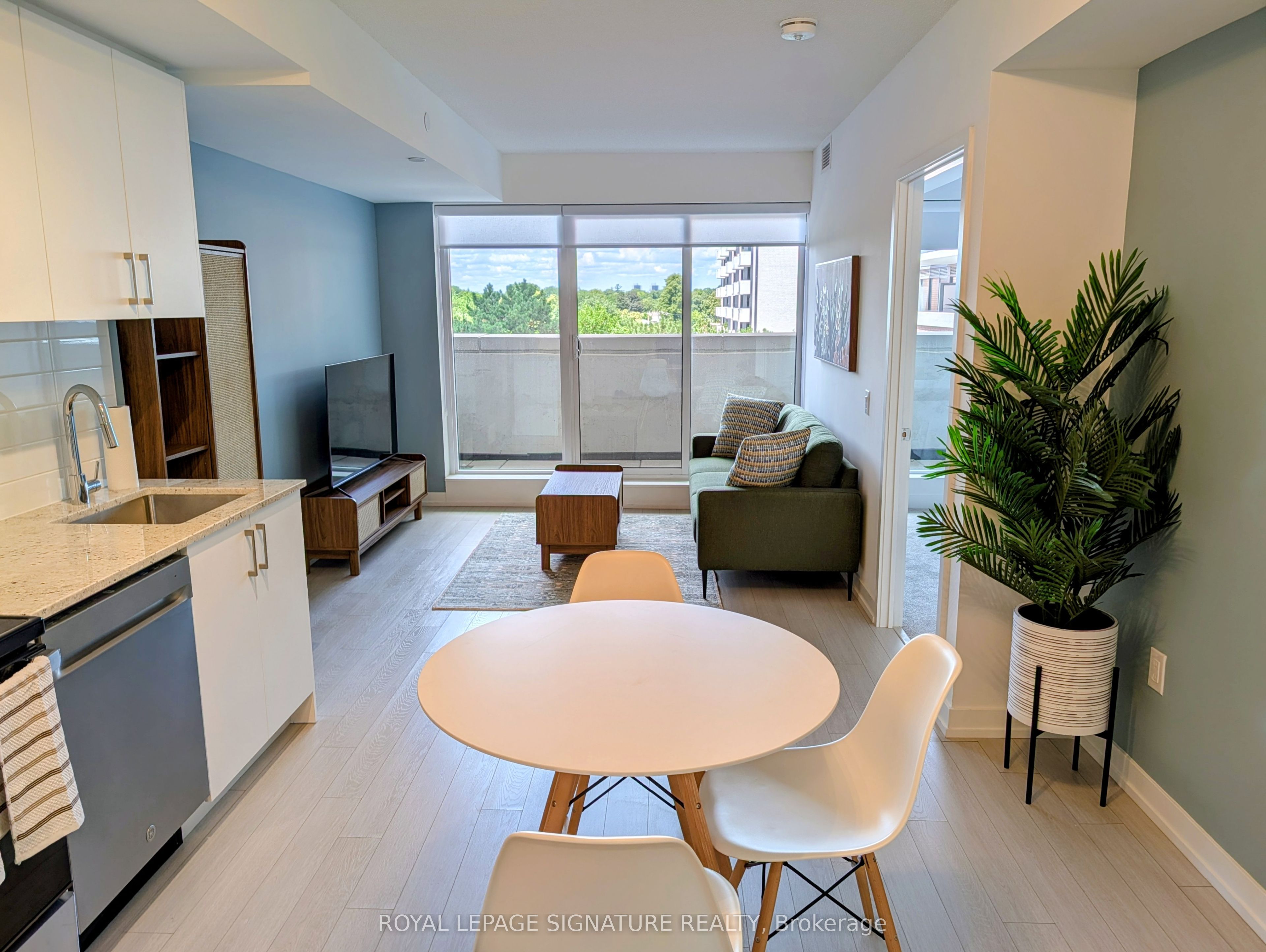 4010 Eglinton Avenue W 509, Toronto, ON M9A 0G5