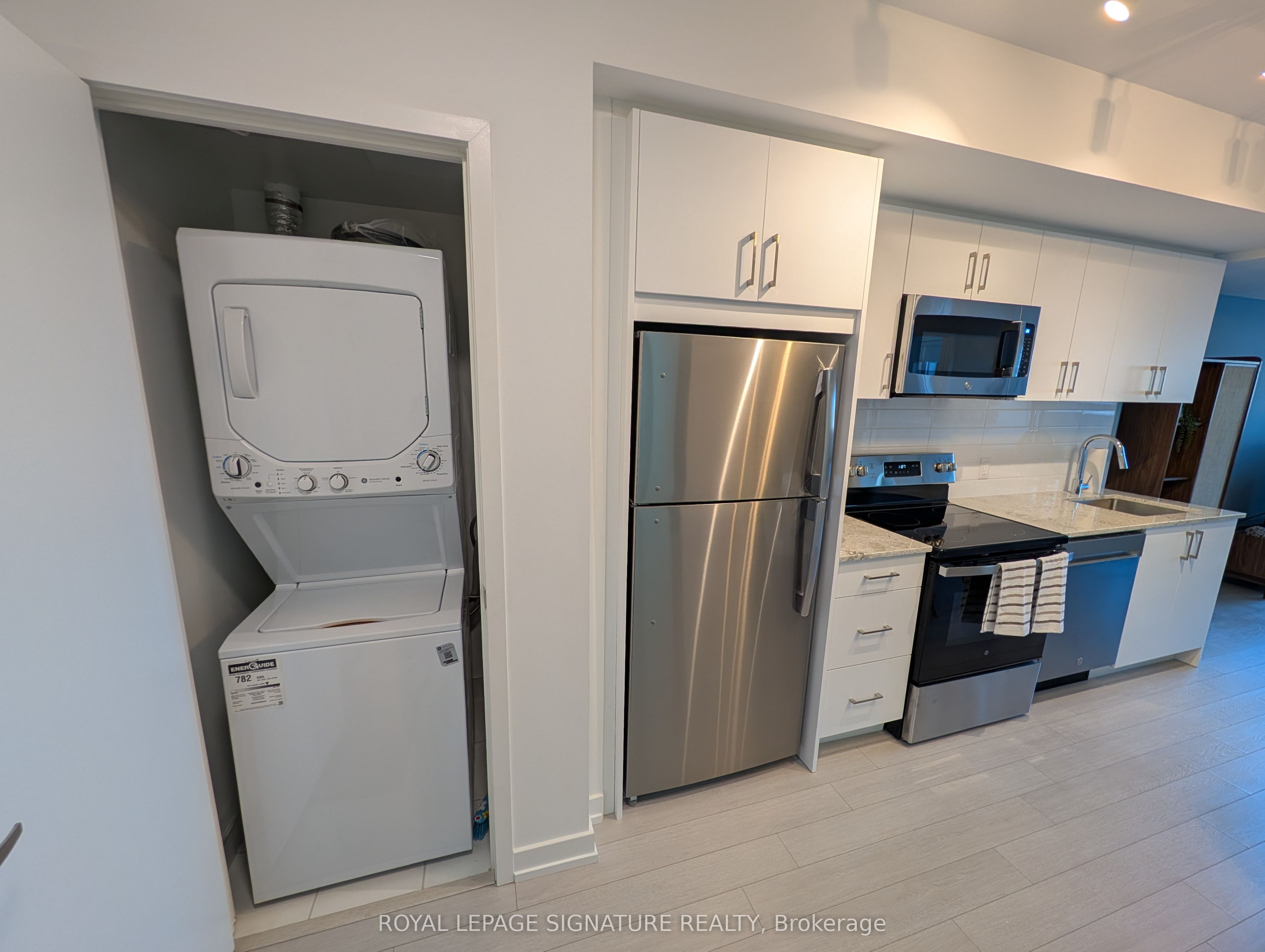 4010 Eglinton Avenue W 509, Toronto, ON M9A 0G5 photo 4
