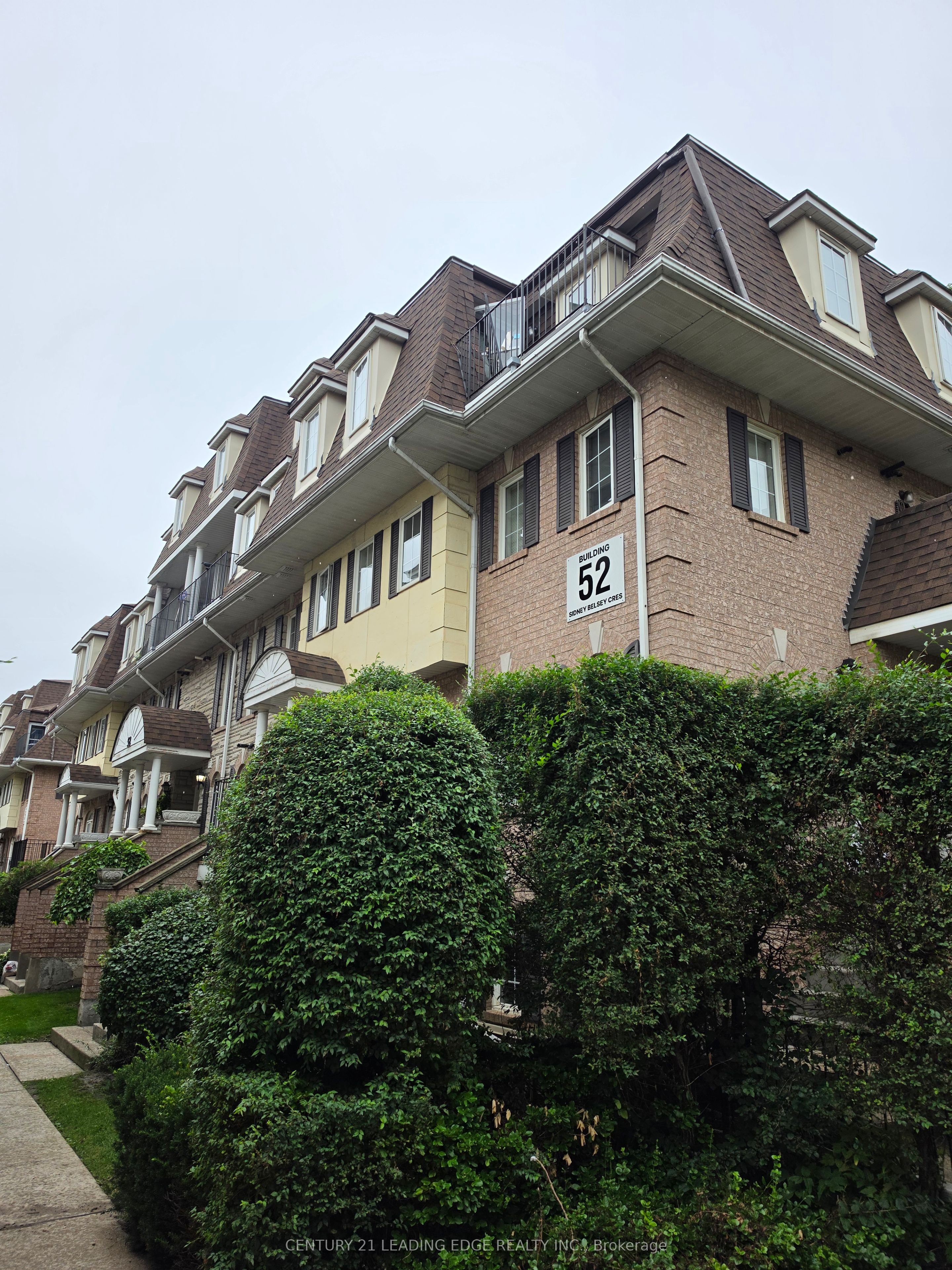 52 Sidney Belsey Crescent 202, Toronto, ON M6M 5J1 photo 2