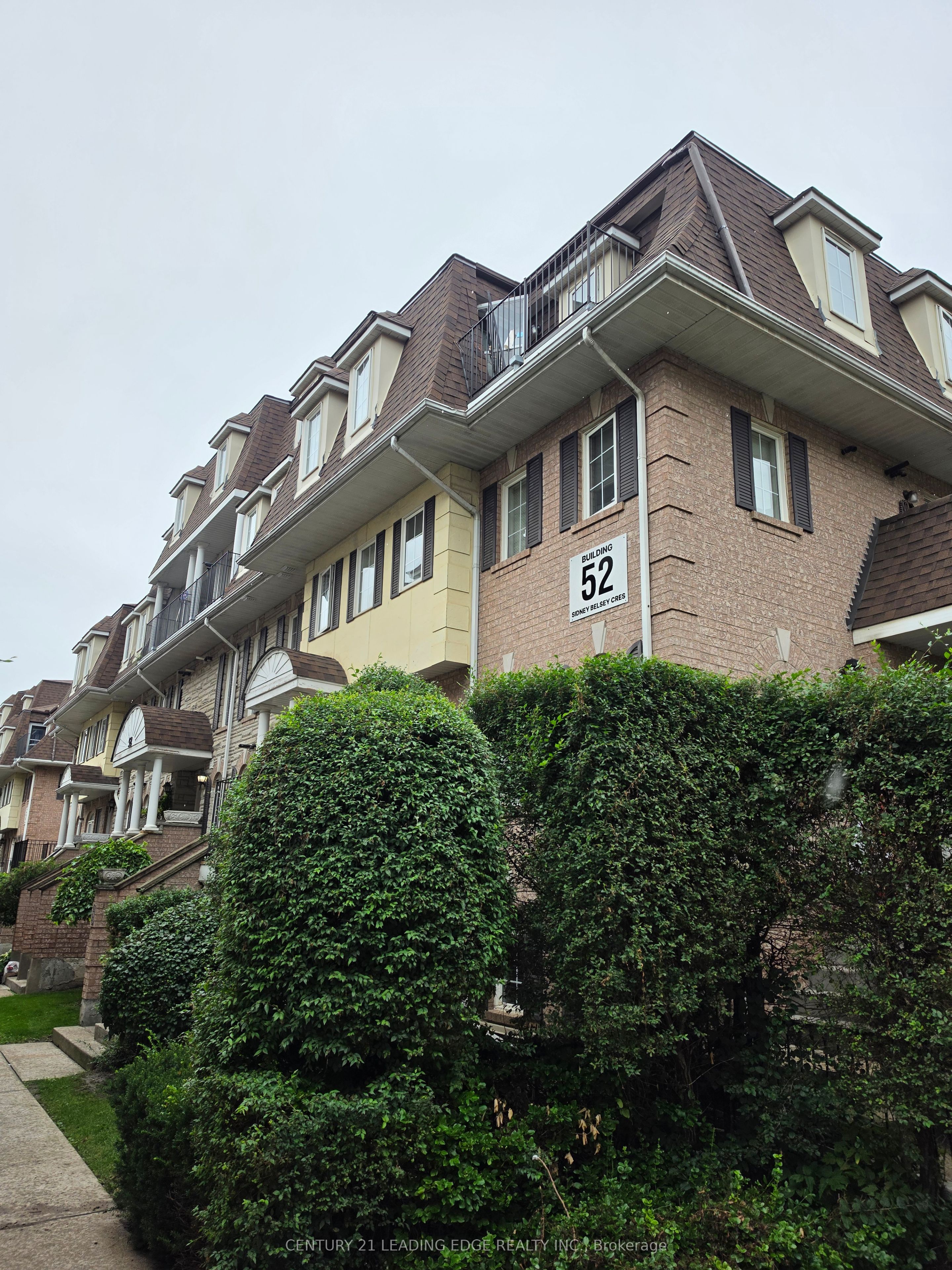 52 Sidney Belsey Crescent 202, Toronto, ON M6M 5J1 photo 3