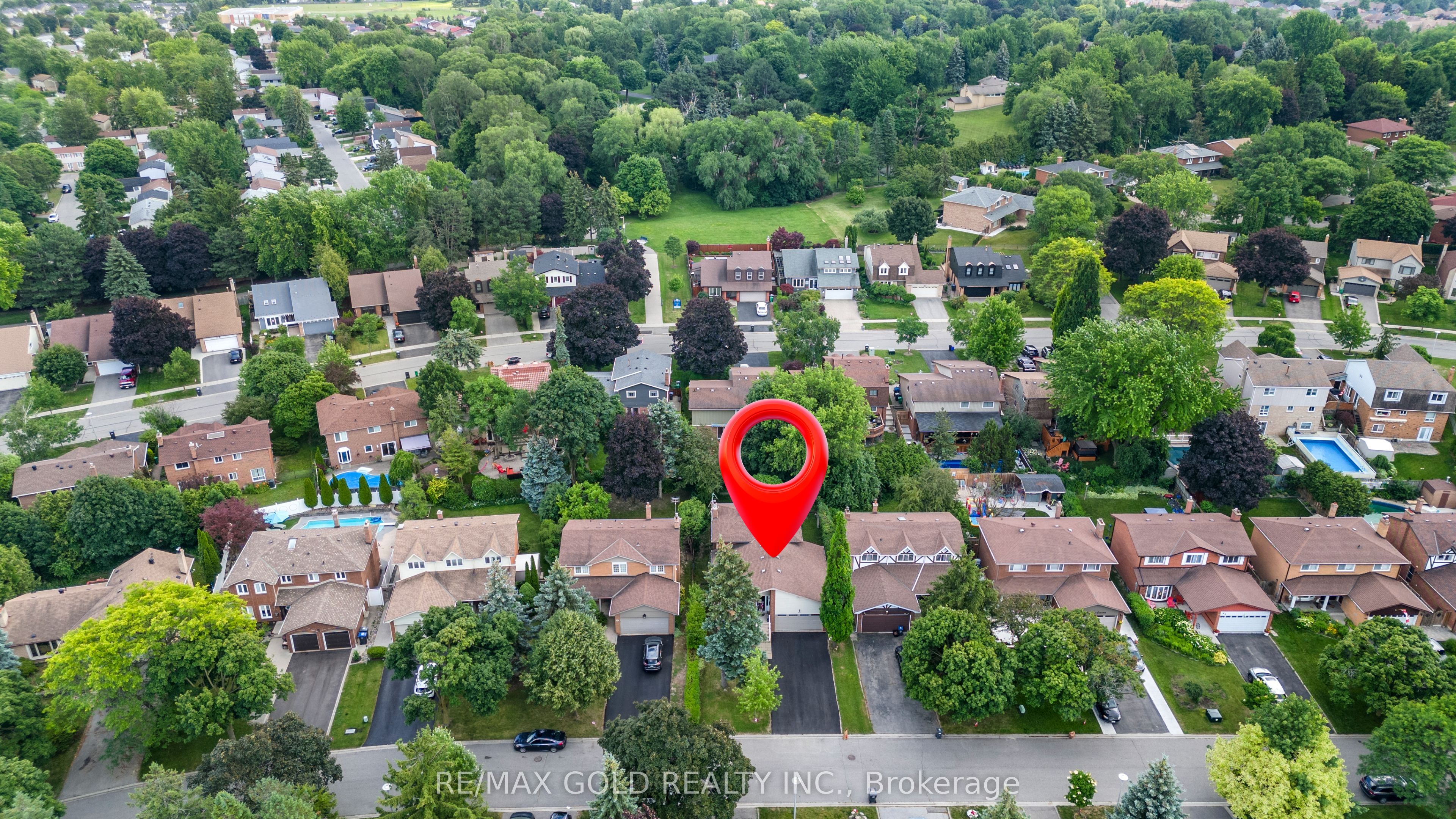 48 Maidstone Crescent, Brampton, ON L6S 2Z5 photo 3