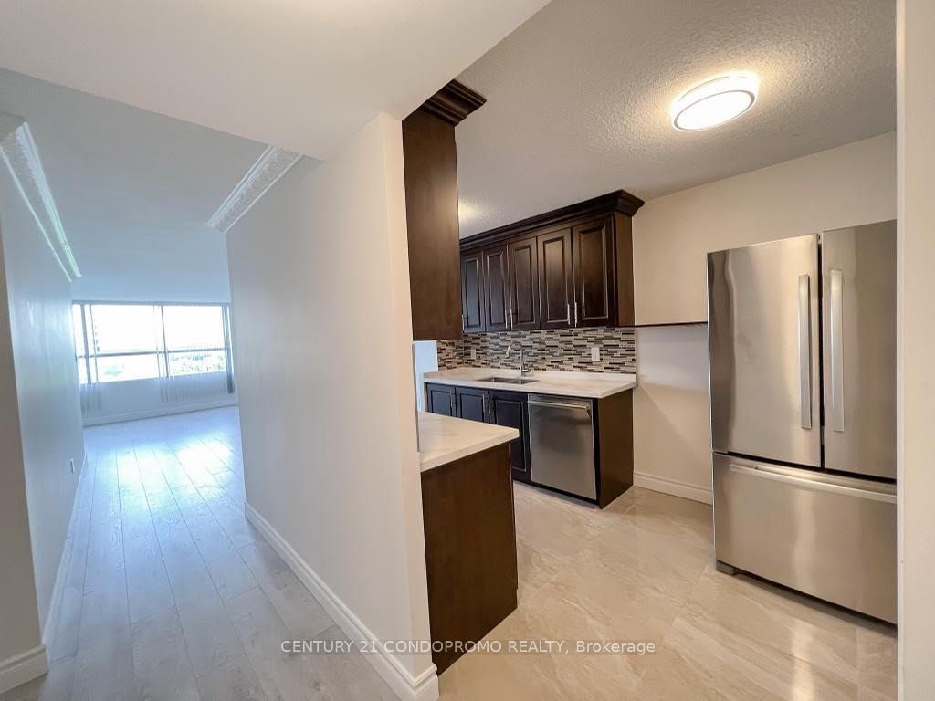 40 Panorama Court 709, Toronto, ON M9V 4M1 photo 2