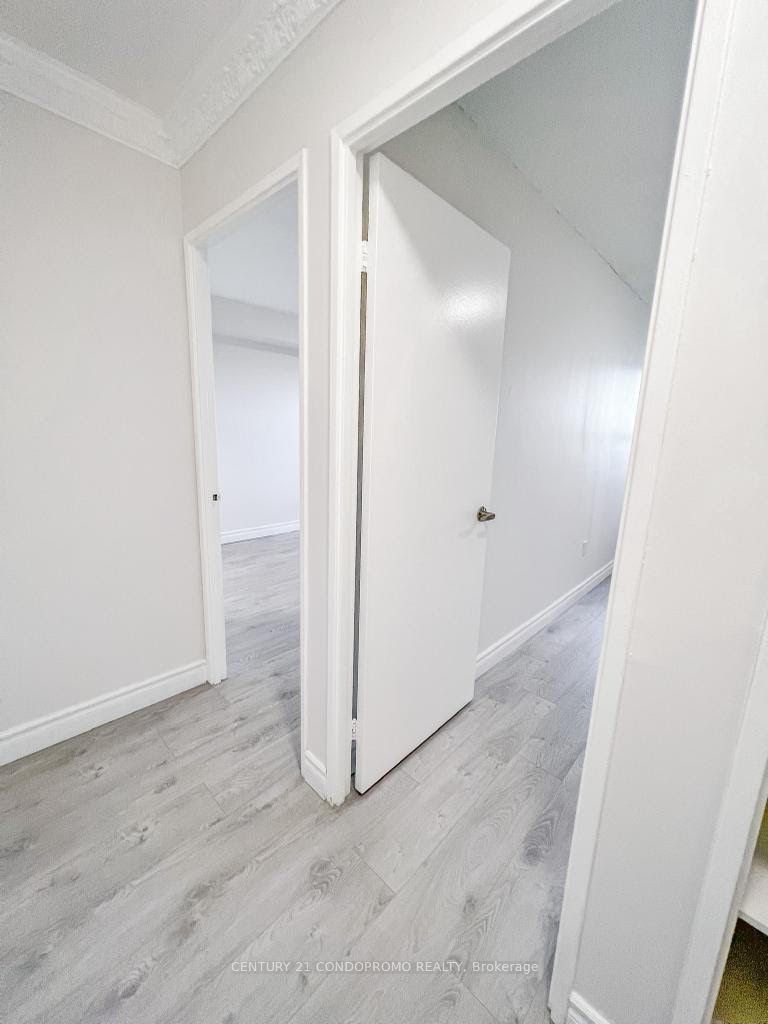 40 Panorama Court 709, Toronto, ON M9V 4M1 photo 5