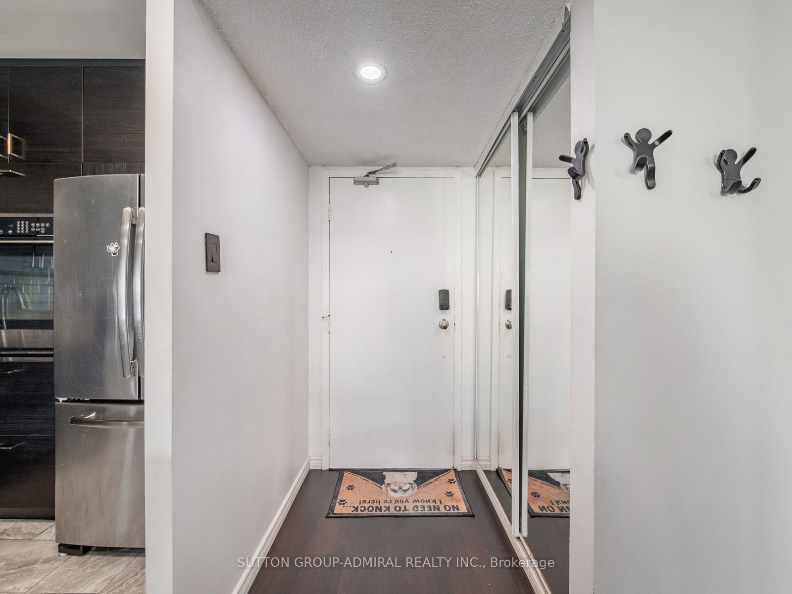 10 Martha Eaton Way 1811, Toronto, ON M6M 5B3 photo 2