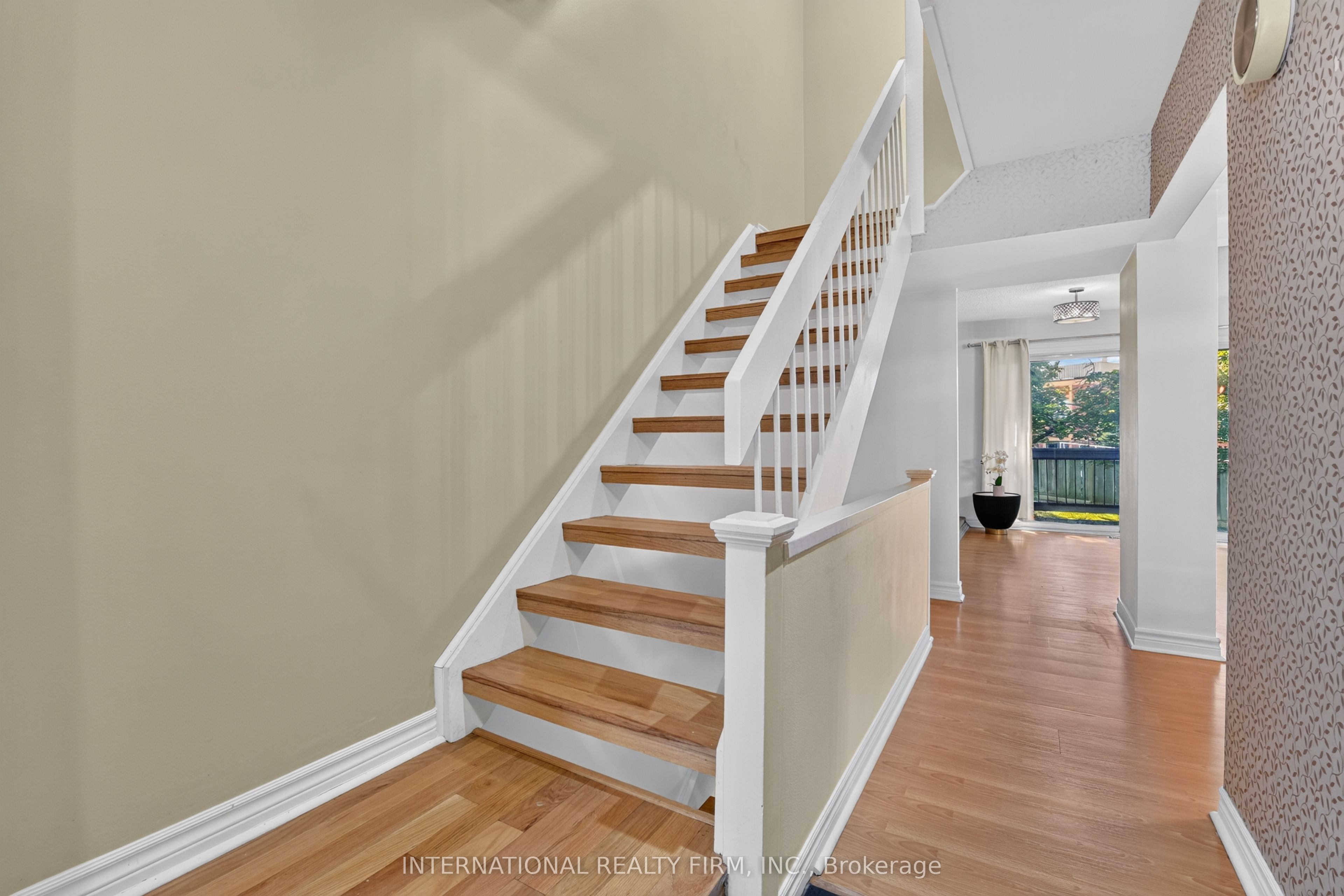 6855 Glen Erin Drive 15, Mississauga, ON L5N 1P6 photo 3