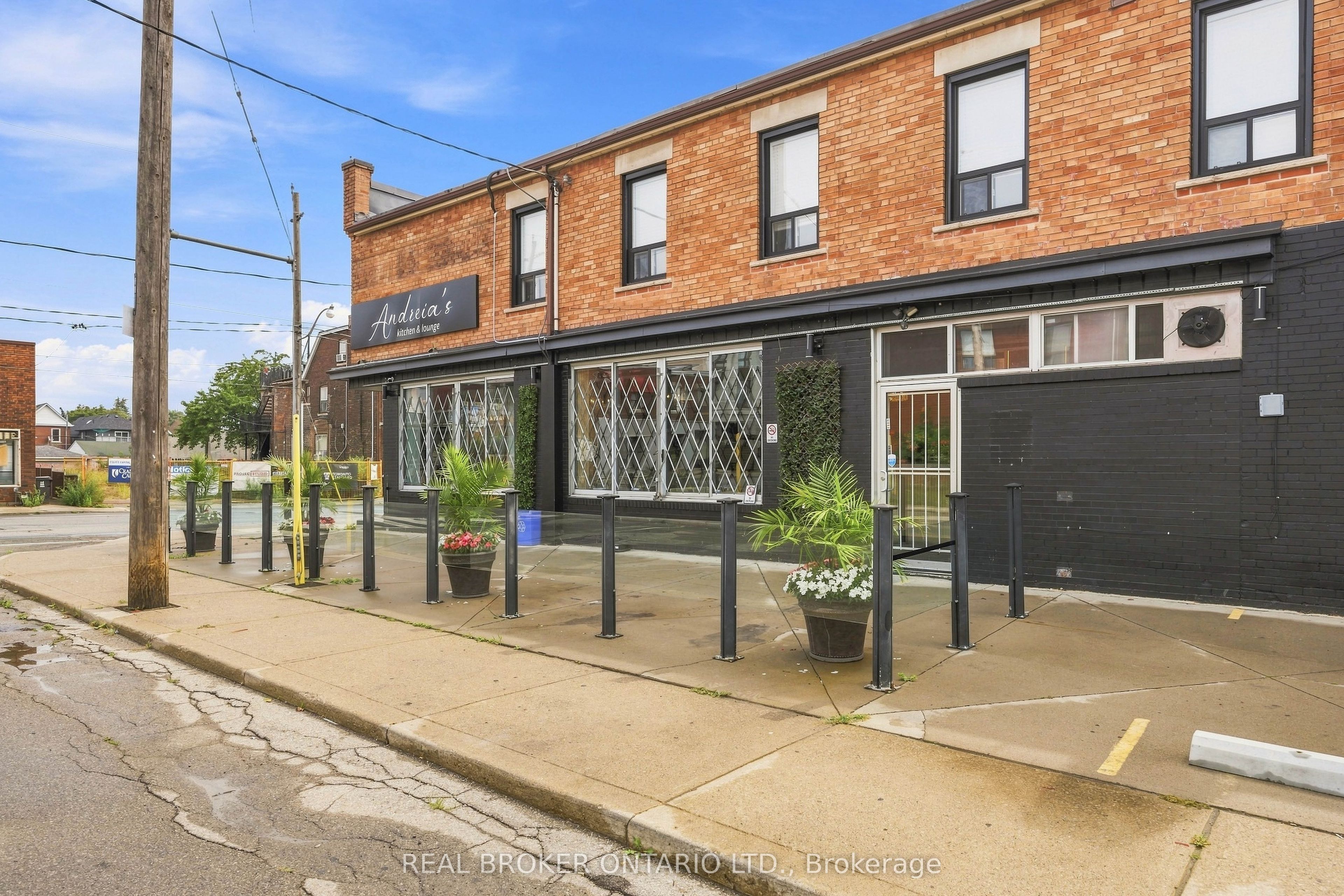 1438A Dufferin Street, Toronto, ON M6H 3L1 photo 2