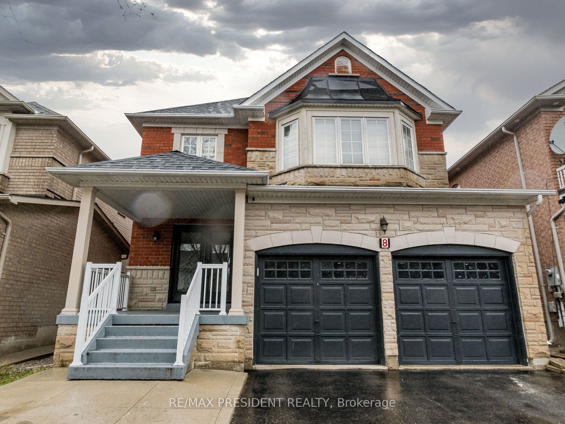 8 River Heights Drive, Brampton, ON L6P 2M9 photo 2
