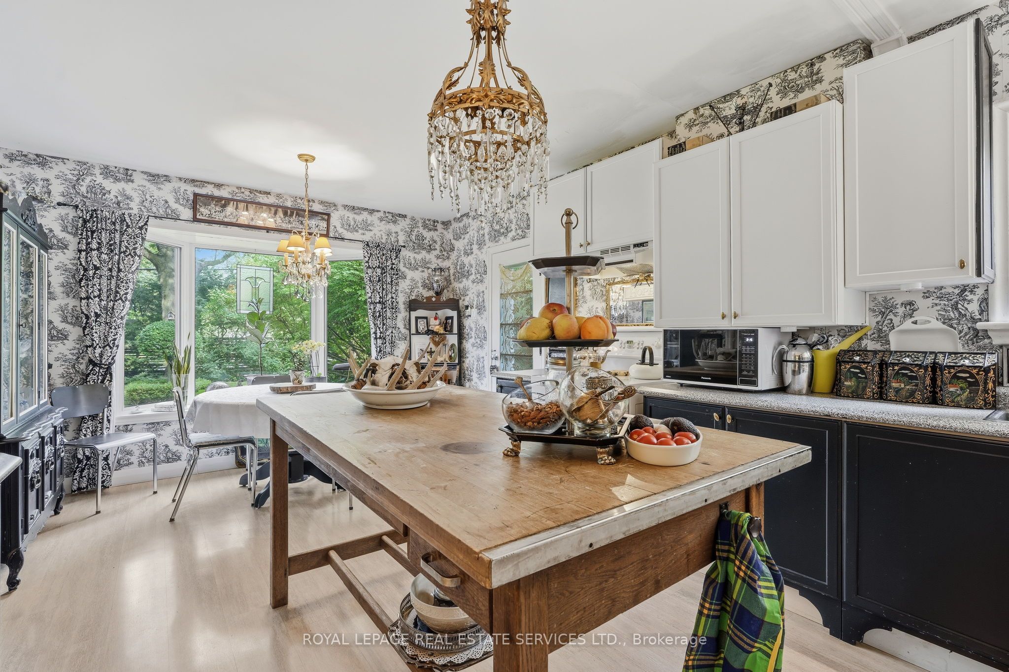 344 Maple Avenue, Oakville, ON L6J 2H7 photo 5