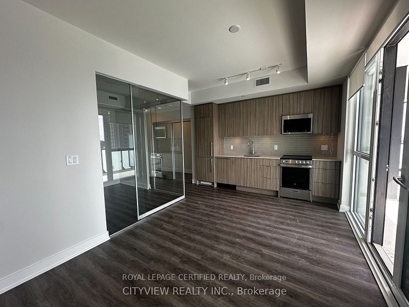 430 Square One Drive 1904, Mississauga, ON L5B 0L6 photo 3