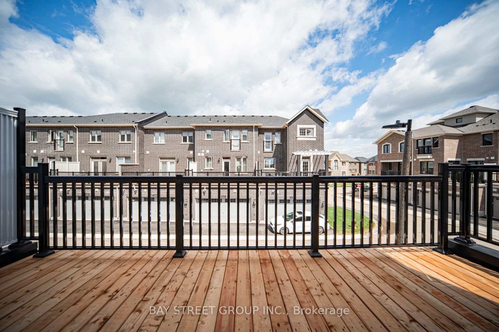 1403 William Halton Parkway, Oakville, ON L6M 5N8 photo 2