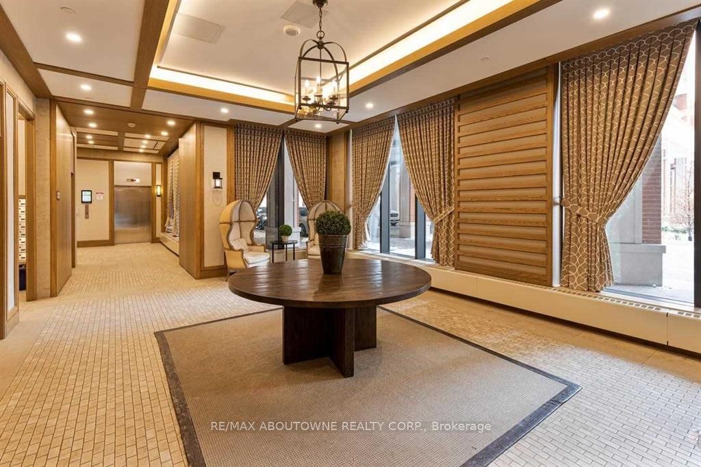 830 Lawrence Avenue W 722, Toronto, ON M6A 0B6 photo 2