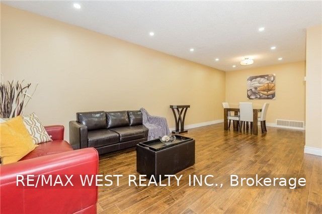 82 Marchbank Crescent Upper, Brampton, ON L6S 3B1 photo 3