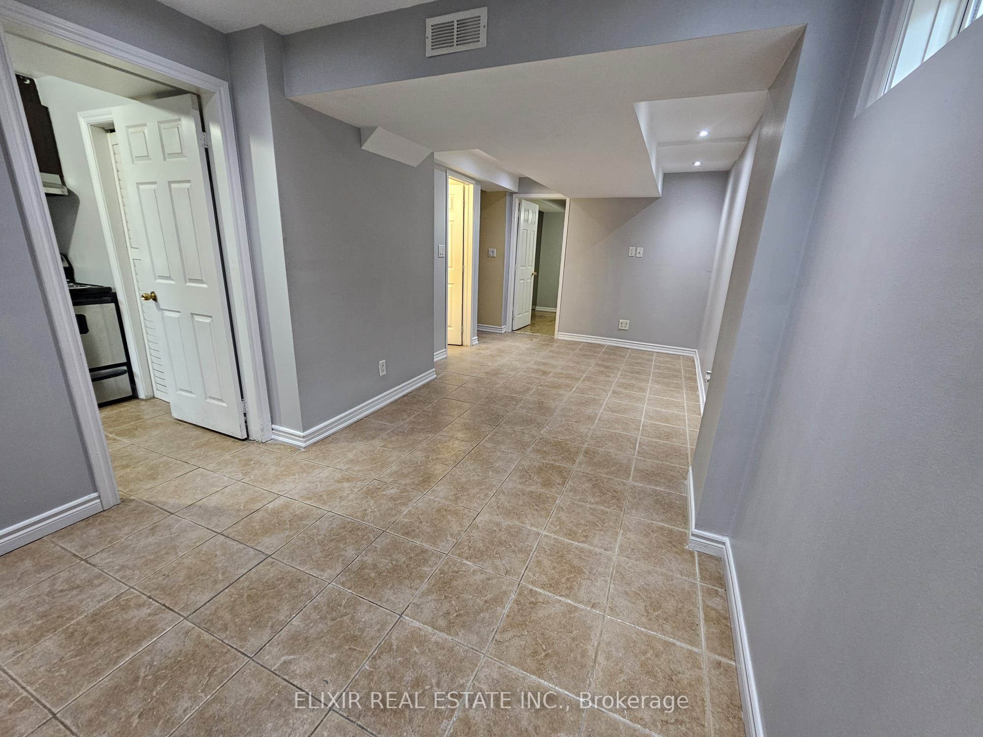 4 Lonestar Crescent Basement, Brampton, ON L7A 2H9 photo 5