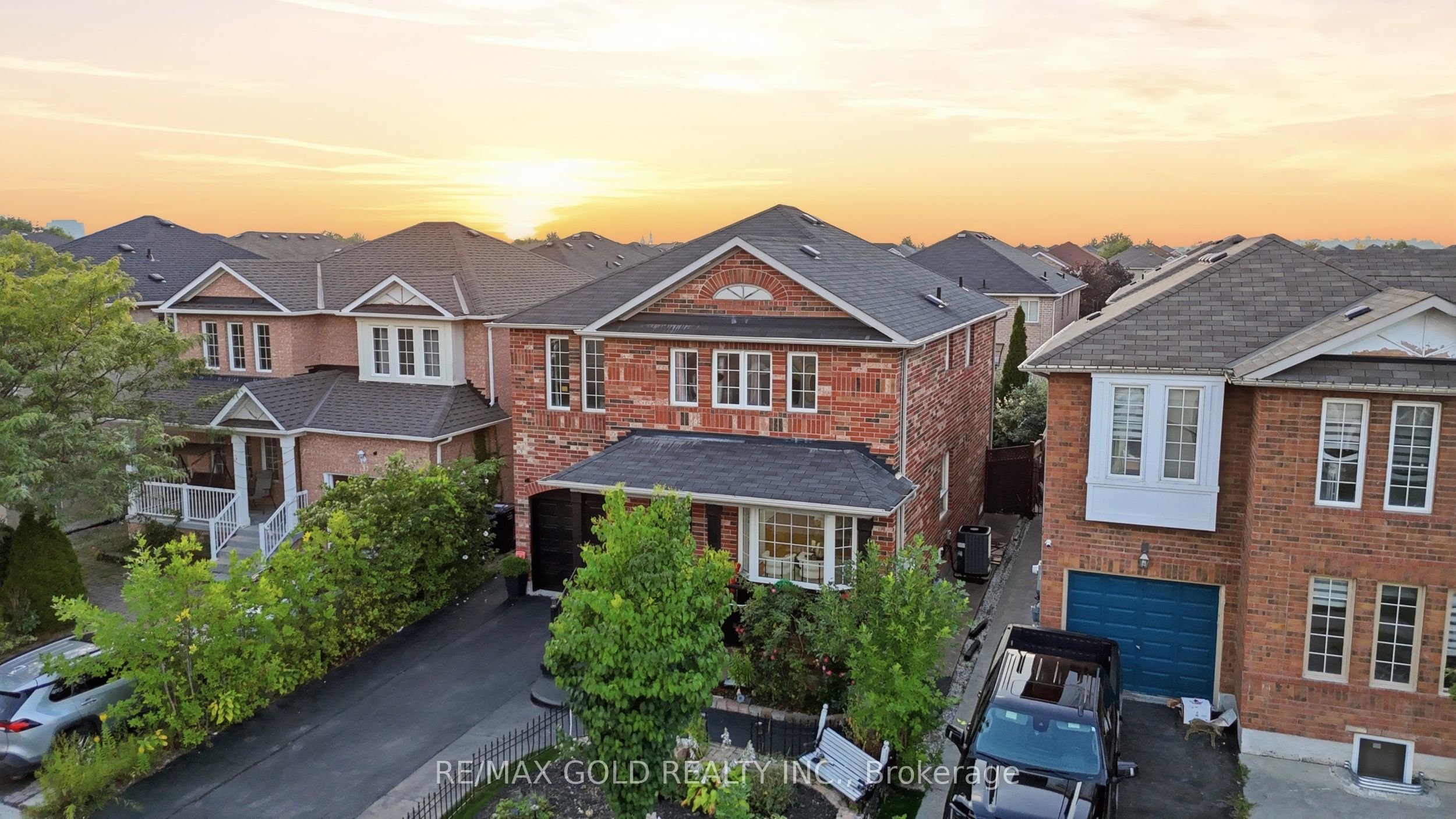 30 Schooner Drive, Brampton, ON L7A 3H3 photo 2
