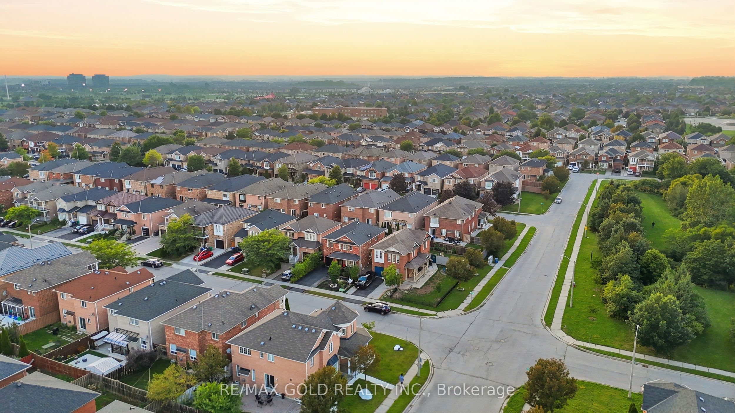 30 Schooner Drive, Brampton, ON L7A 3H3 photo 3
