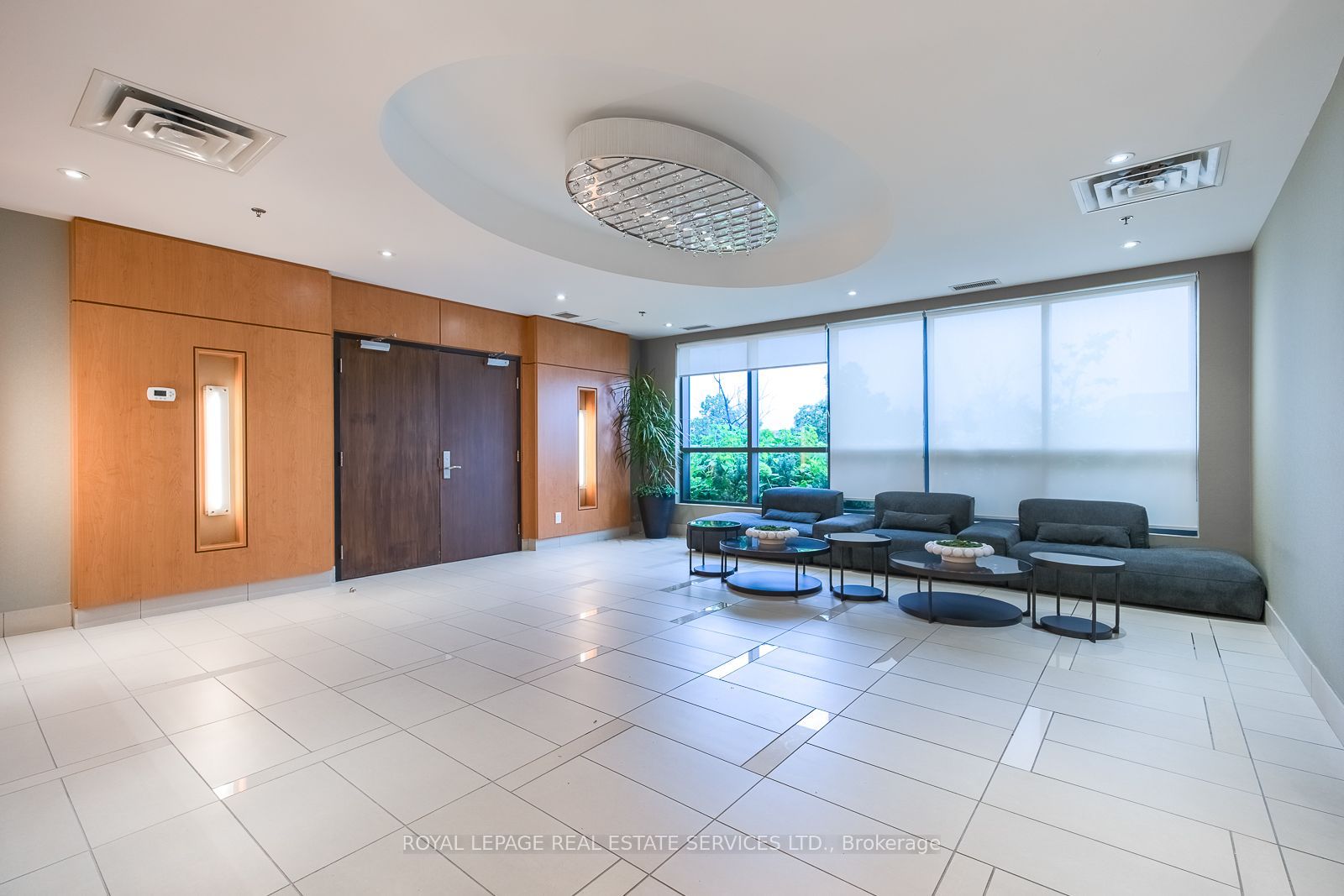 840 Queens Plate Drive 1605, Toronto, ON M9W 0E7 photo 3