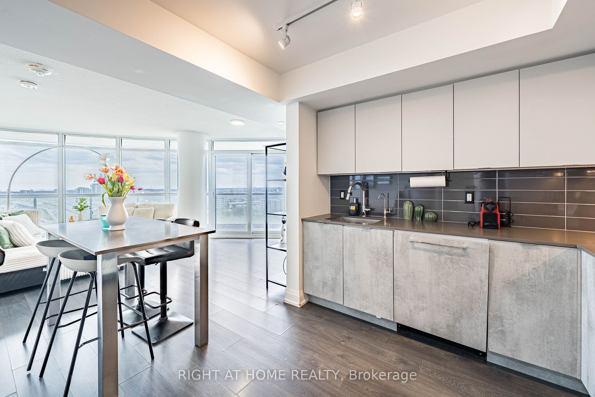 30 gibbs Road 1309, Toronto, ON M9B 0E4 photo 4