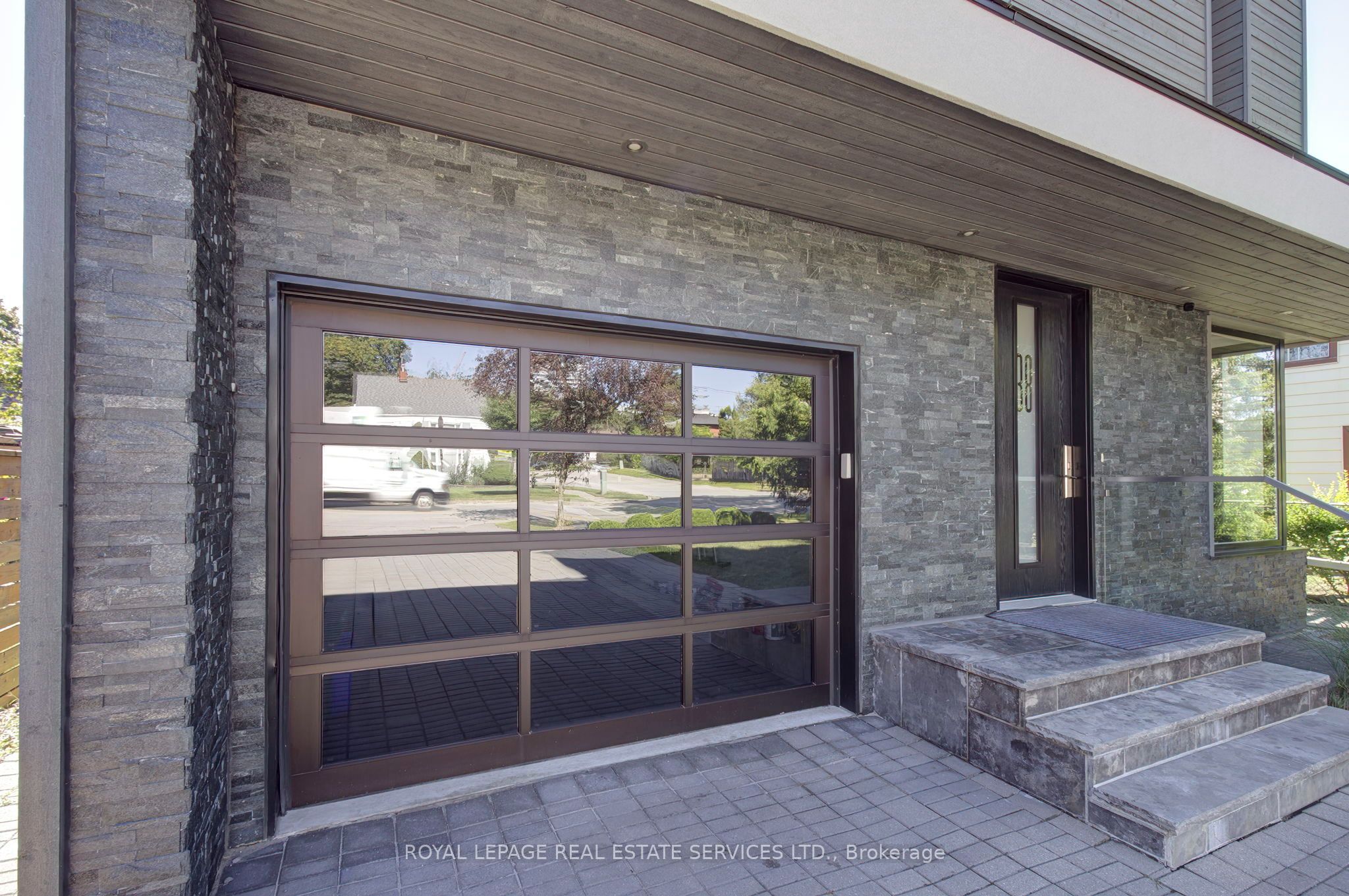 38 Stewart Street, Oakville, ON L6K 1X5 photo 3
