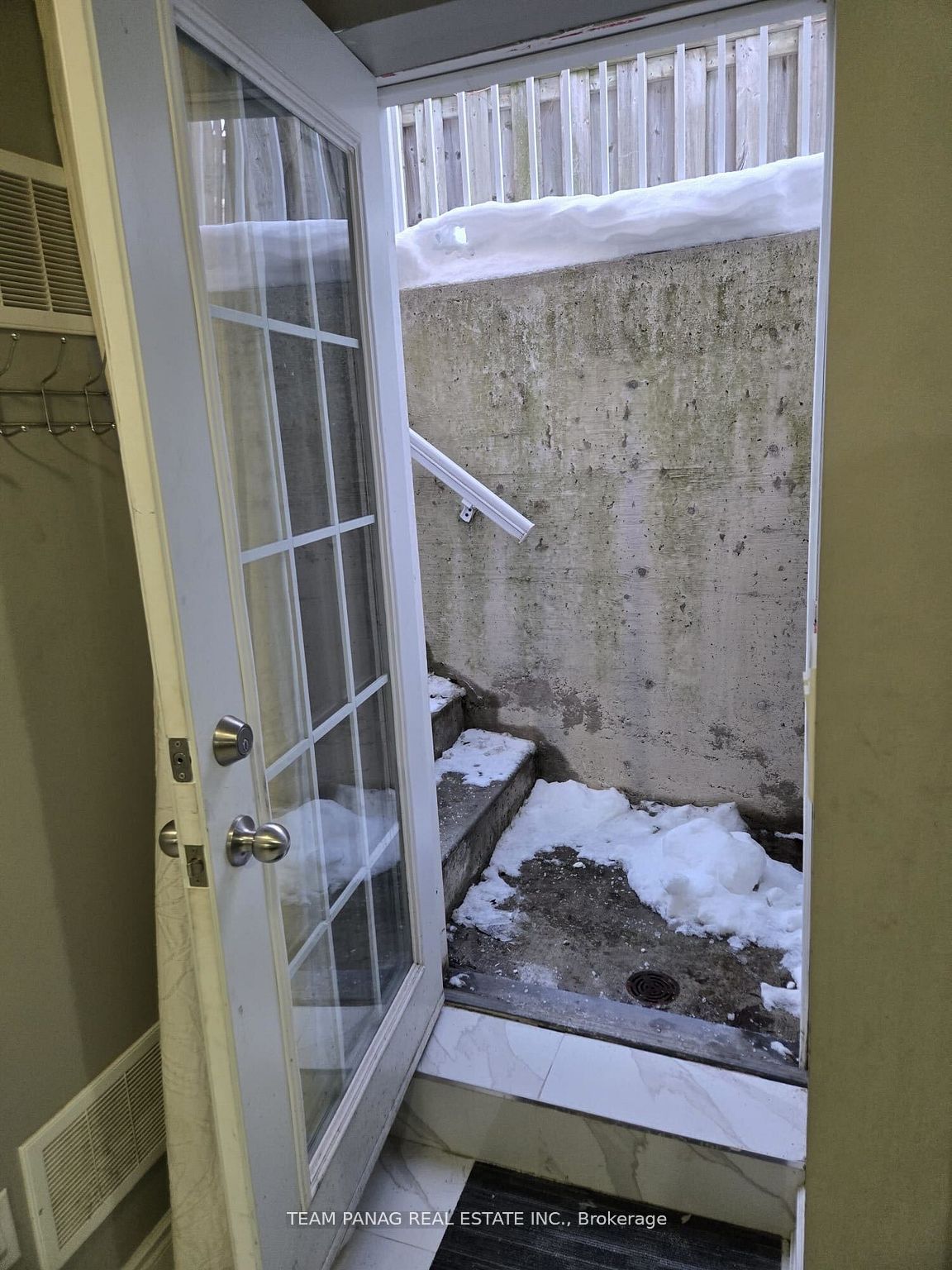 4 Meadow Bush Court Basement, Brampton, ON L6S 5B6 photo 3