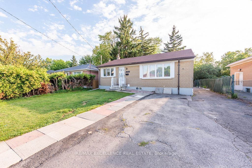 7150 Minotola Avenue, Mississauga, ON L4T 2T1 photo 3